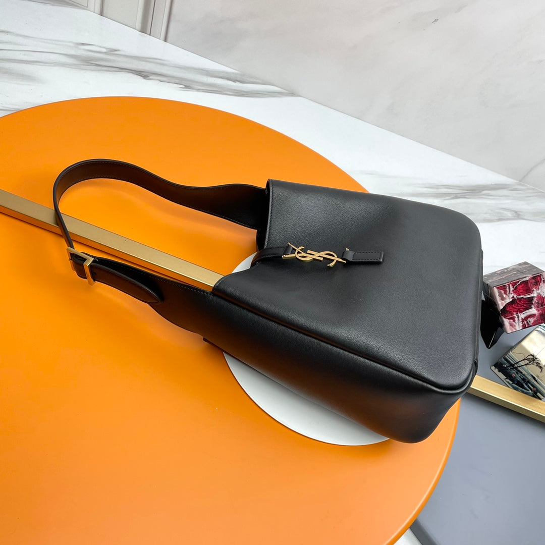 le 5a7 small 23cm black calfskin - Product Image 3
