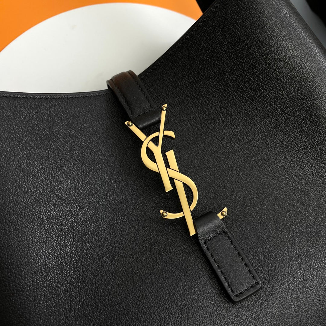 le 5a7 small 23cm black calfskin - Product Image 5