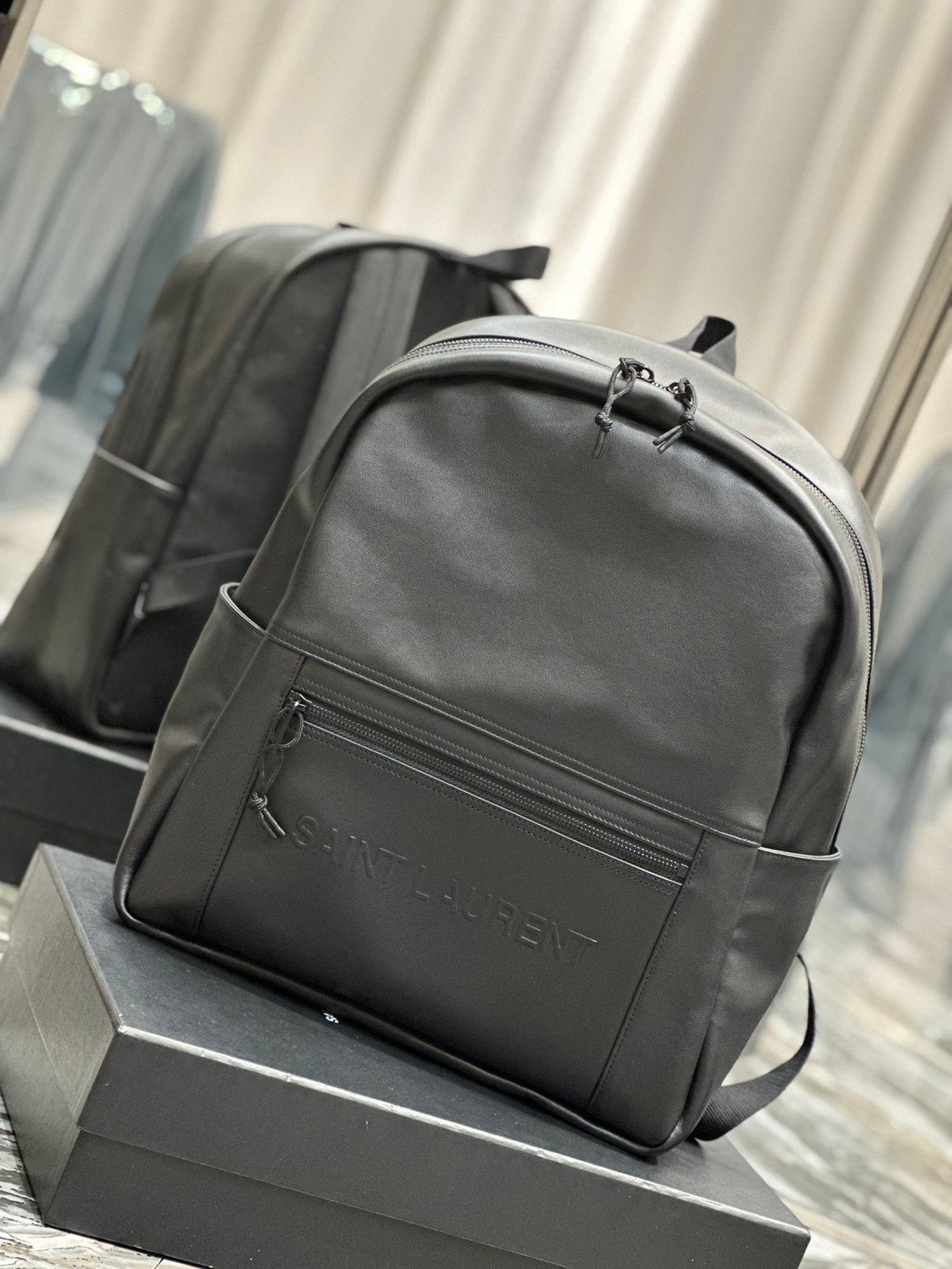 BACKPACK 37 IN ECHO GRAY CALFSKIN - Product Image 9