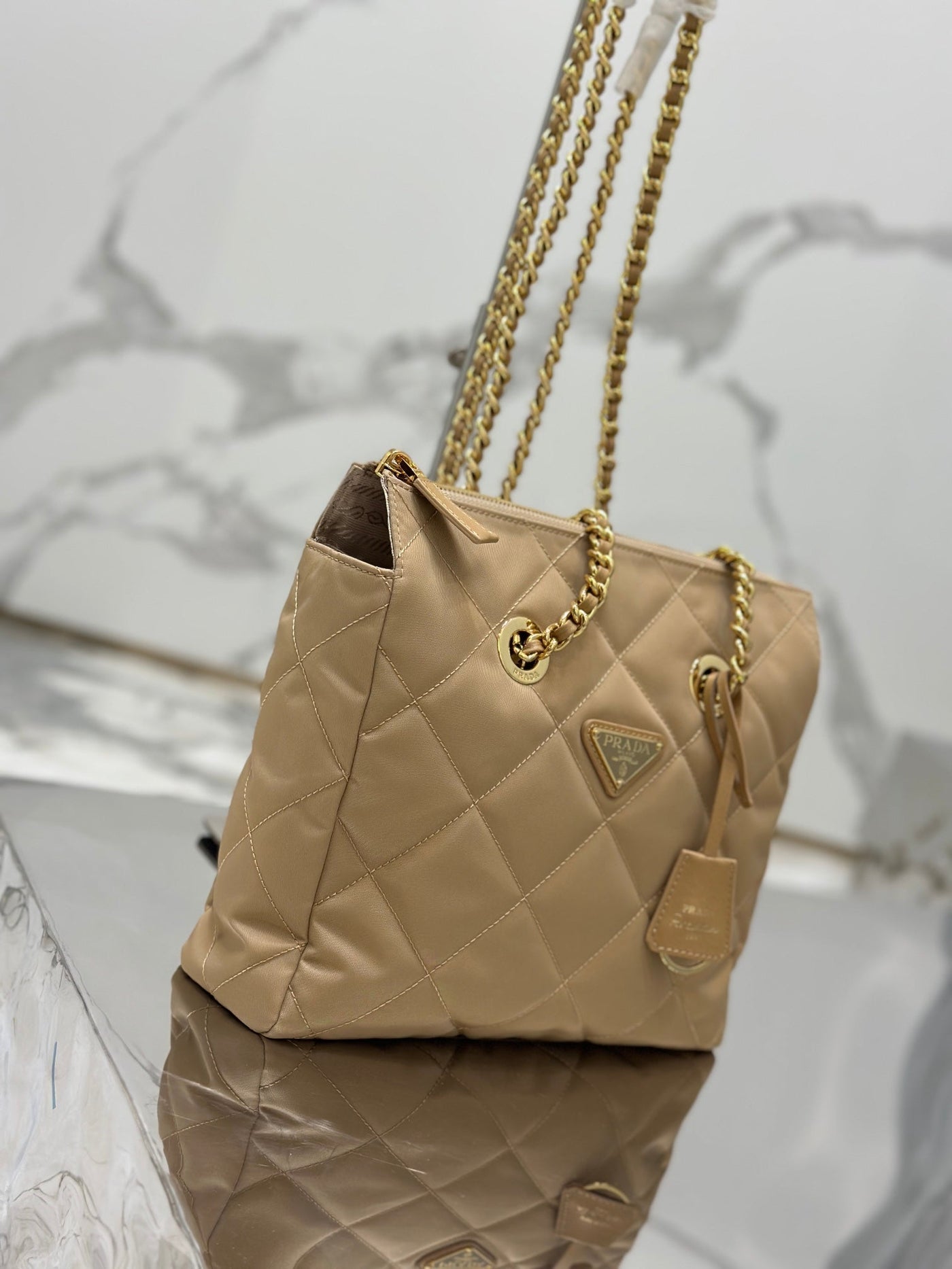 HOBO BAG 25 IN LIGHT FRENCH BEIGE QUILTED NYLON GOLD HARDWARE - Product Image 3