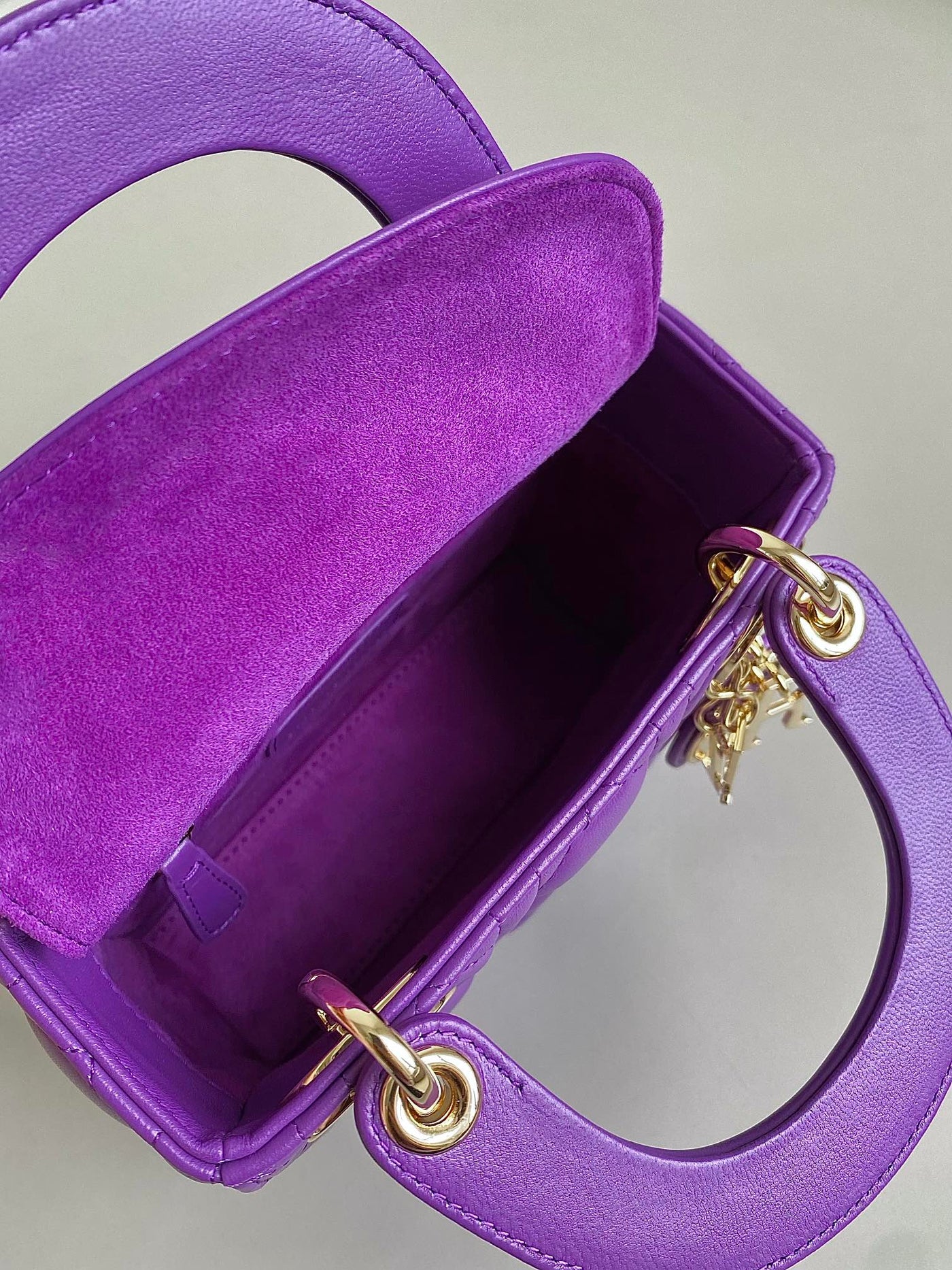 LADY 17 IN VIOLET PURPLE LAMBSKIN WITH CANNAGE PATTERN - Product Image 3