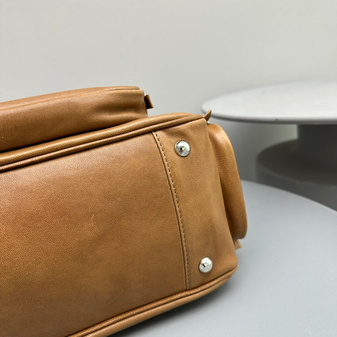 BIKER BAG 31 IN CARAMEL BROWN CALFSKIN - Product Image 7