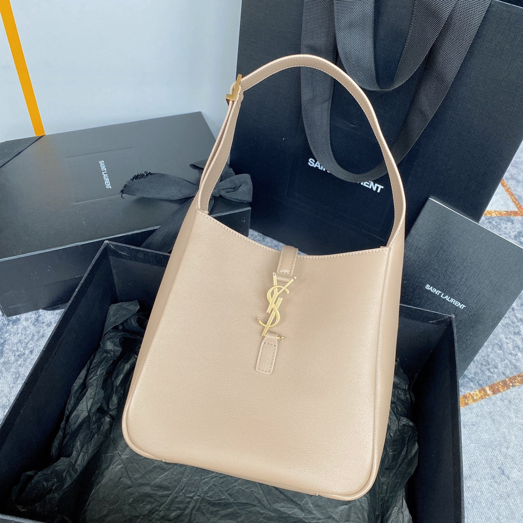 le 5a7 small 23cm dark beige calfskin | Studio Nafay