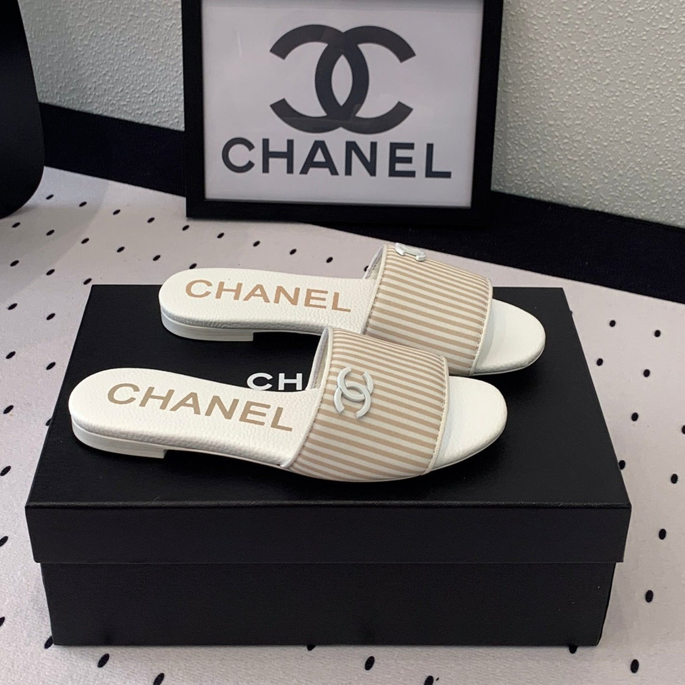 mule sandal striped beige white | Studio Nafay