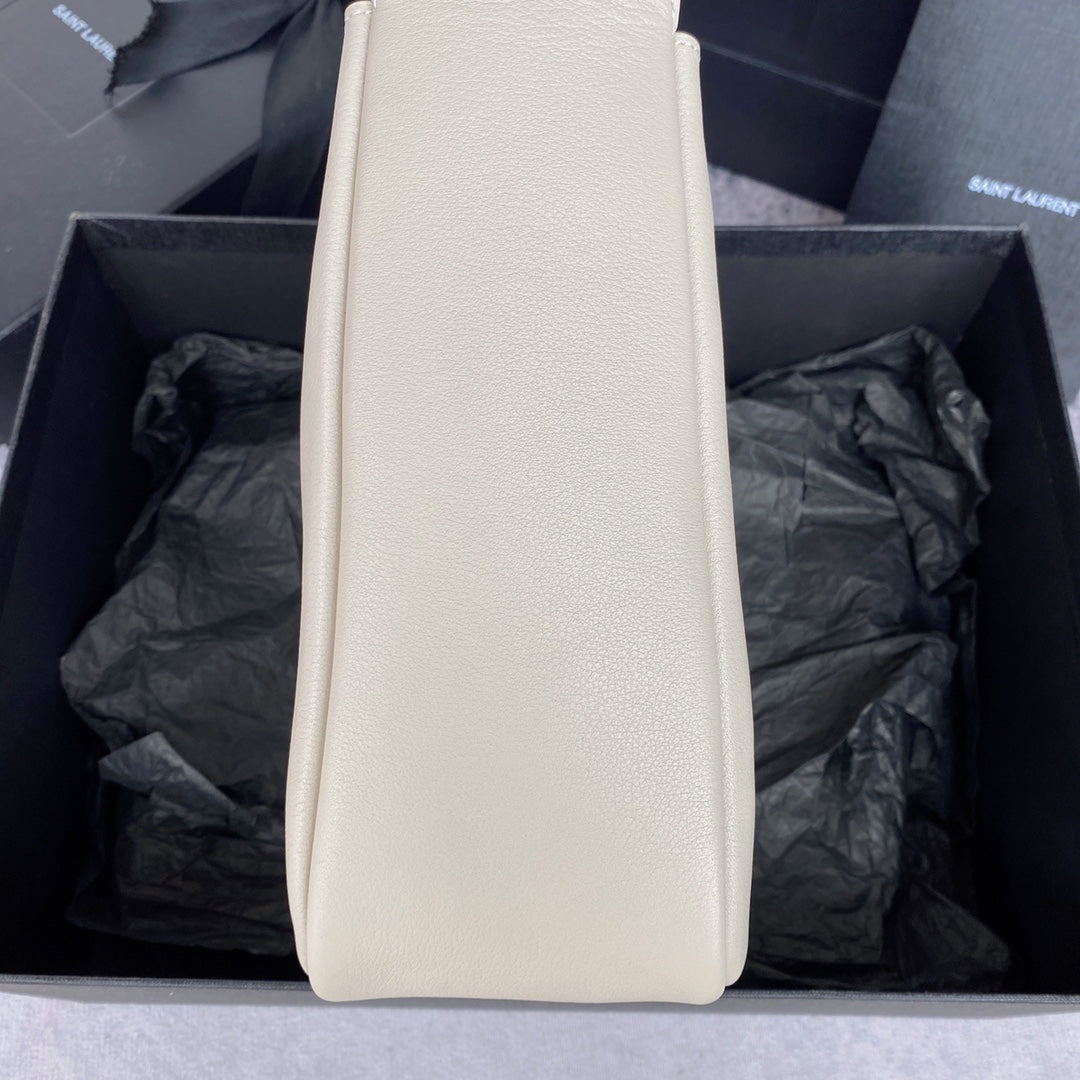 le 5a7 small 23cm white calfskin - Product Image 4