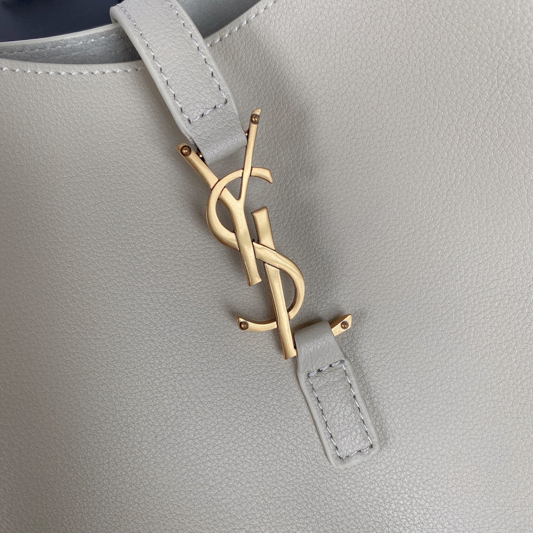le 5a7 small 23cm white calfskin - Product Image 6