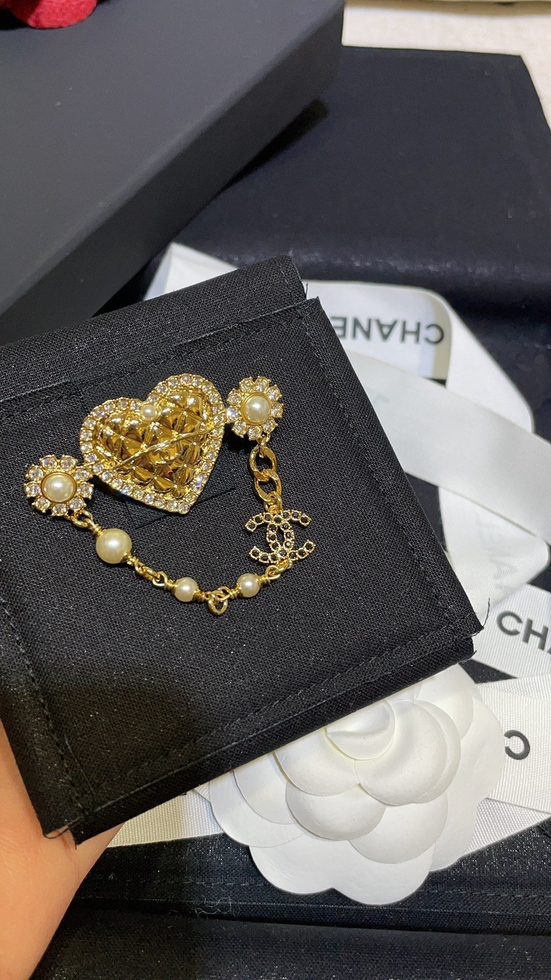 CC Brooch Gold 163085 - Product Image 5