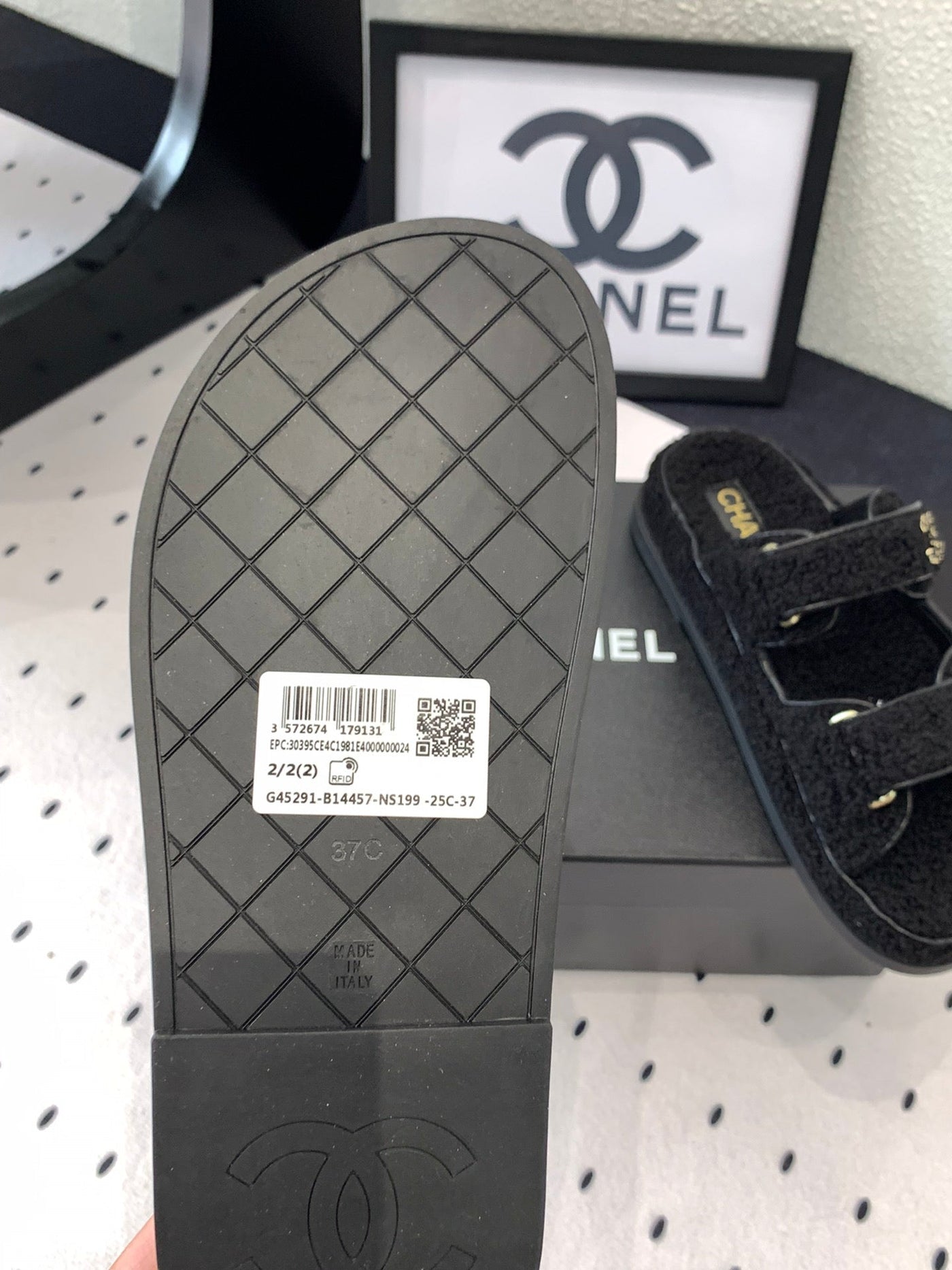 CC DAD SANDAL MULE IN BLACK LAMB FUR - Product Image 9