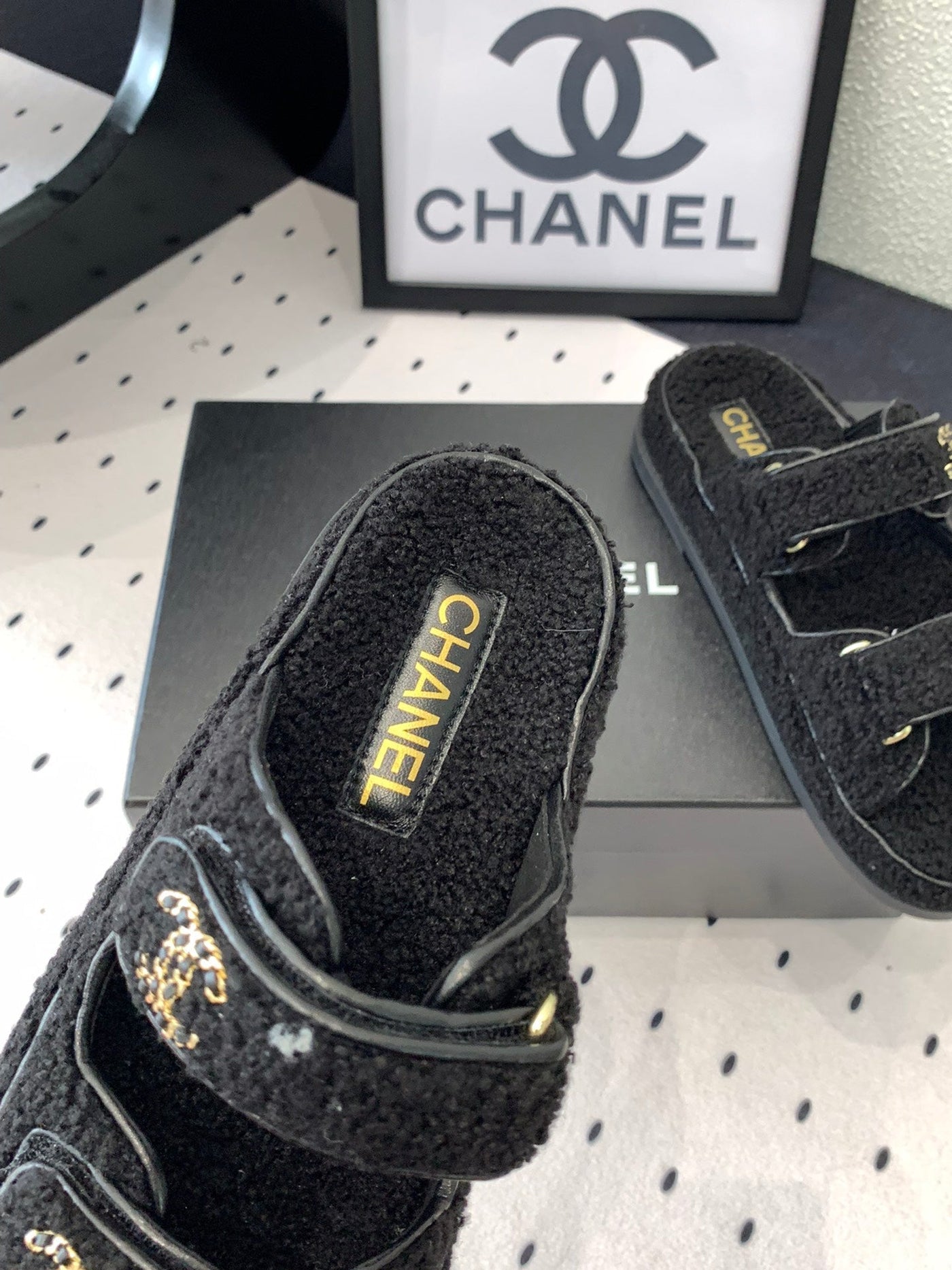 CC DAD SANDAL MULE IN BLACK LAMB FUR - Product Image 7