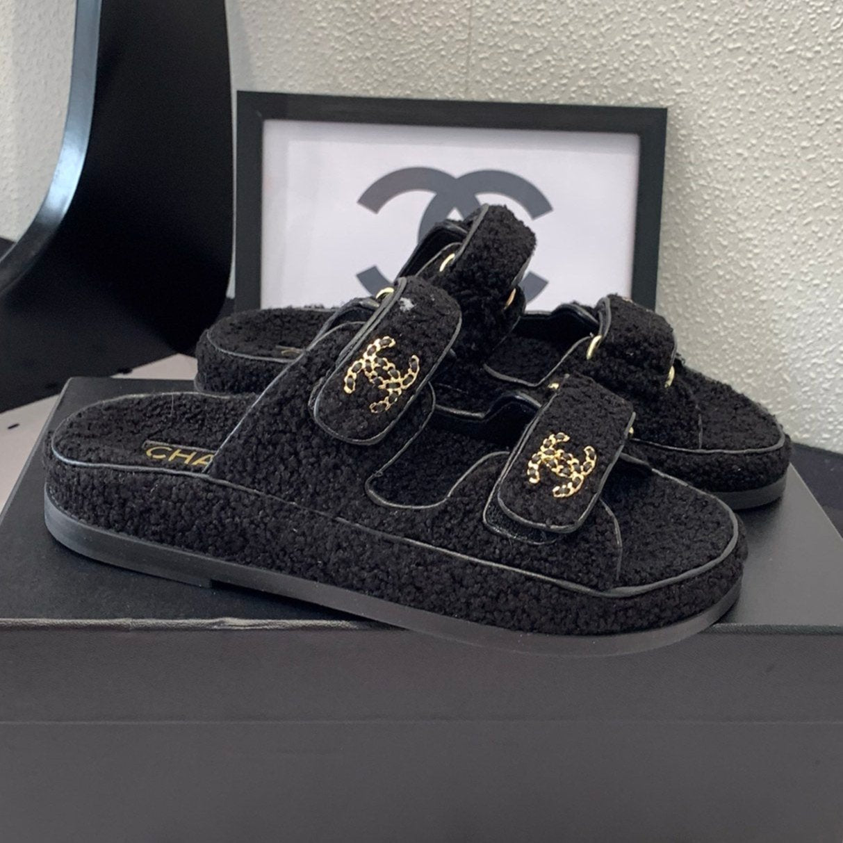 CC DAD SANDAL MULE IN BLACK LAMB FUR | Studio Nafay