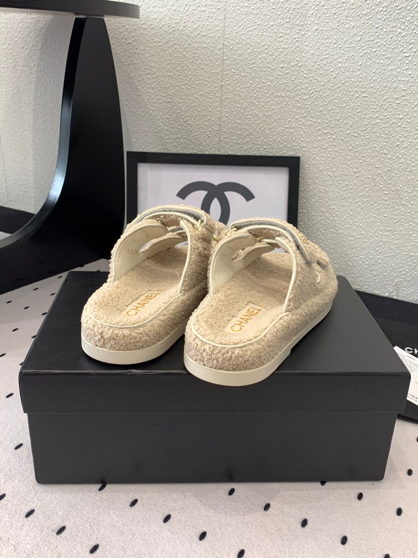 CC DAD SANDAL MULE IN ECRU BEIGE LAMB FUR - Product Image 8