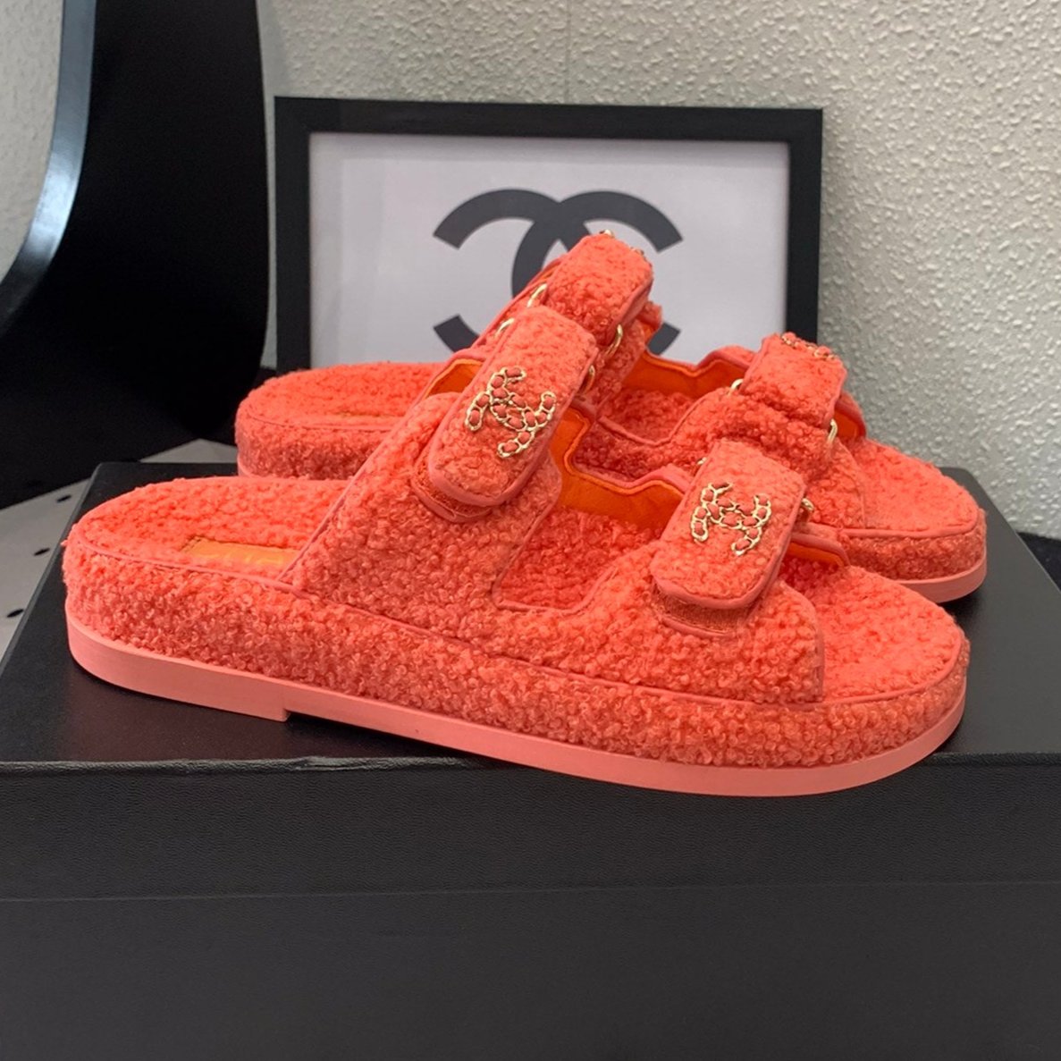 CC DAD SANDAL MULE IN RED ORANGE LAMB FUR | Studio Nafay