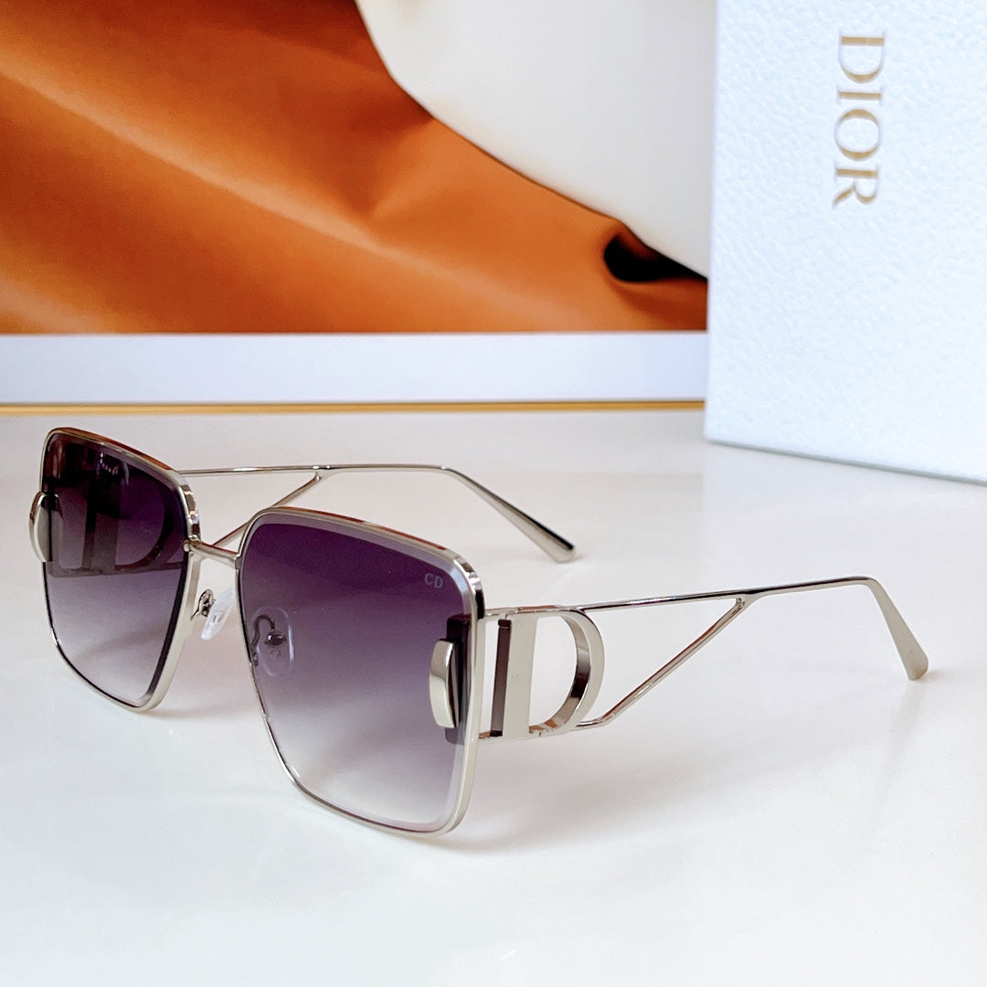 MONTAIGNE SQUARE SUNGLASS DSGTA42UCR IN METAL - Product Image 6