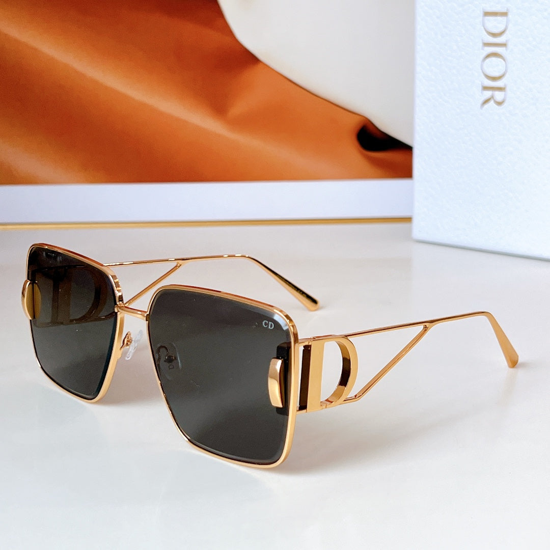 MONTAIGNE SQUARE SUNGLASS DSGTA42UCR IN METAL - Product Image 4