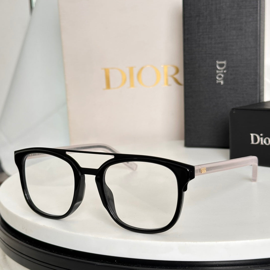 MONTAIGNE SUNGLASS BLACKTIE221S IN ACETATE - Product Image 4