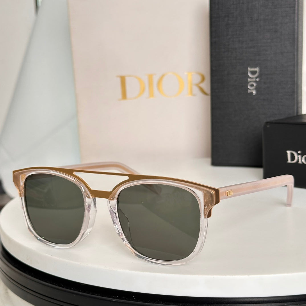 MONTAIGNE SUNGLASS BLACKTIE221S IN ACETATE - Product Image 5