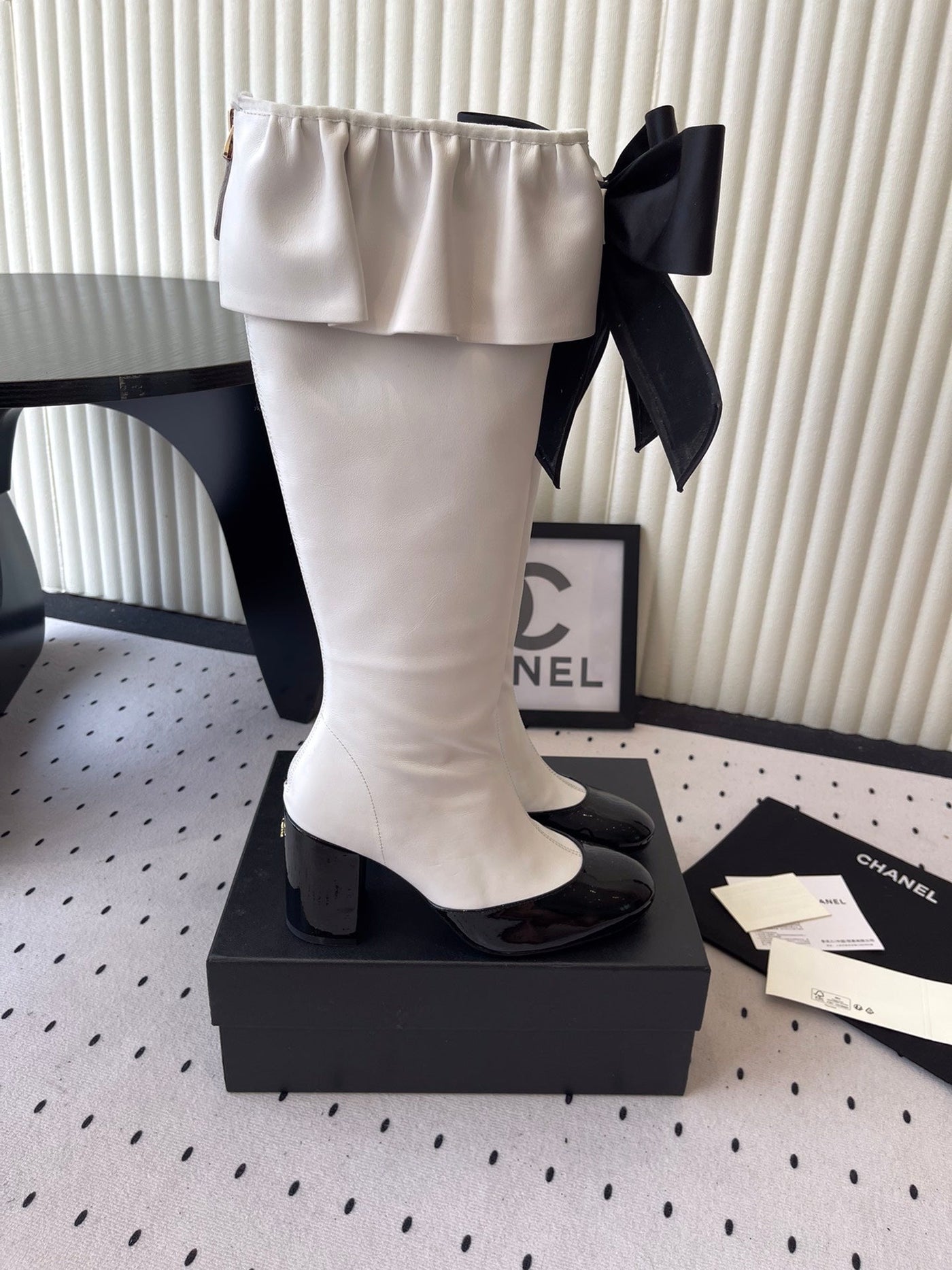 CC 25 Bow Elastic Boot White Black Lambskin 514028 - Product Image 2