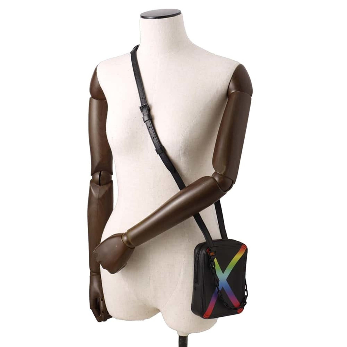 Louis Vuitton Noir Taiga Leather Shoulder Bag