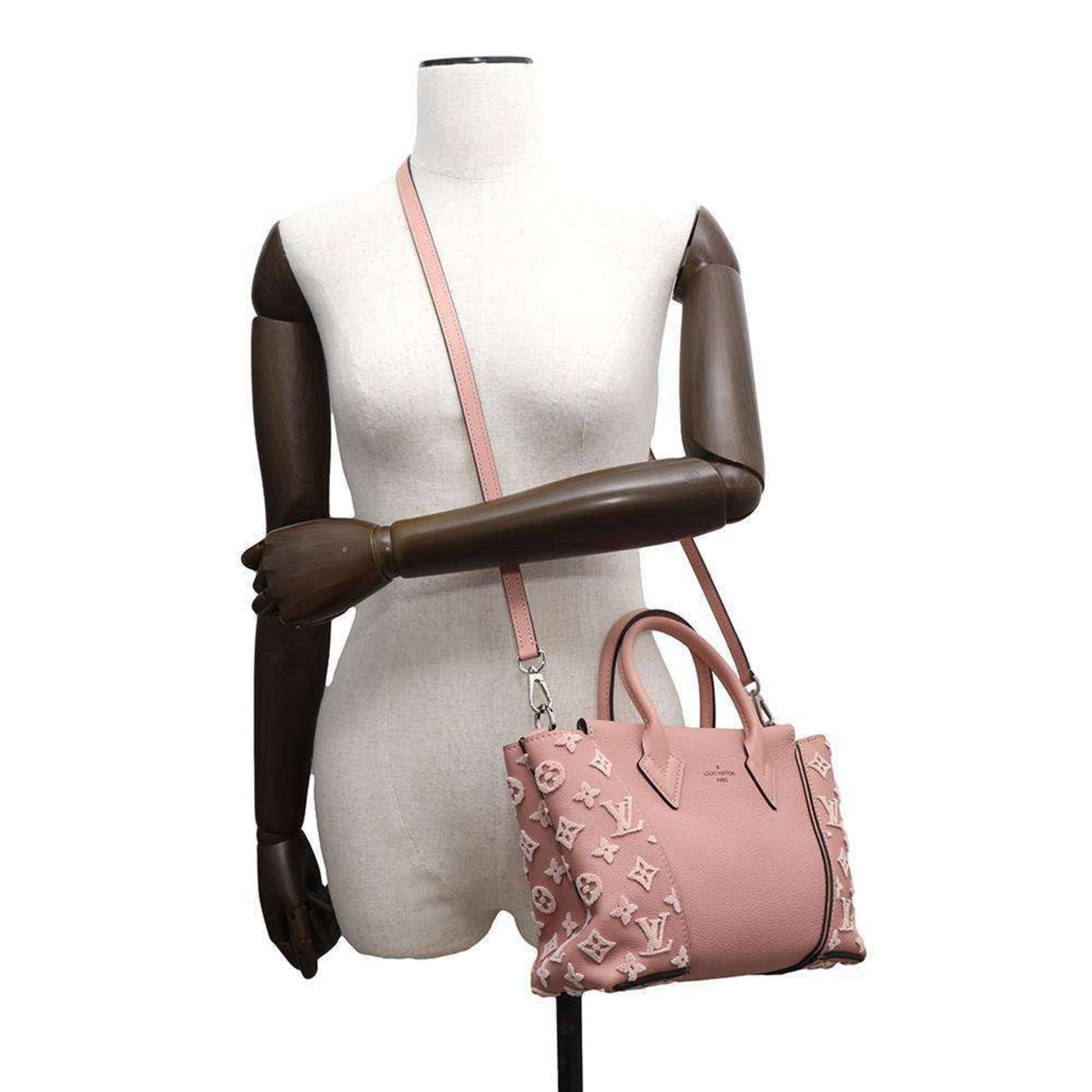 Louis Vuitton Veau Cachemire Leather Leather Monogram Handbag