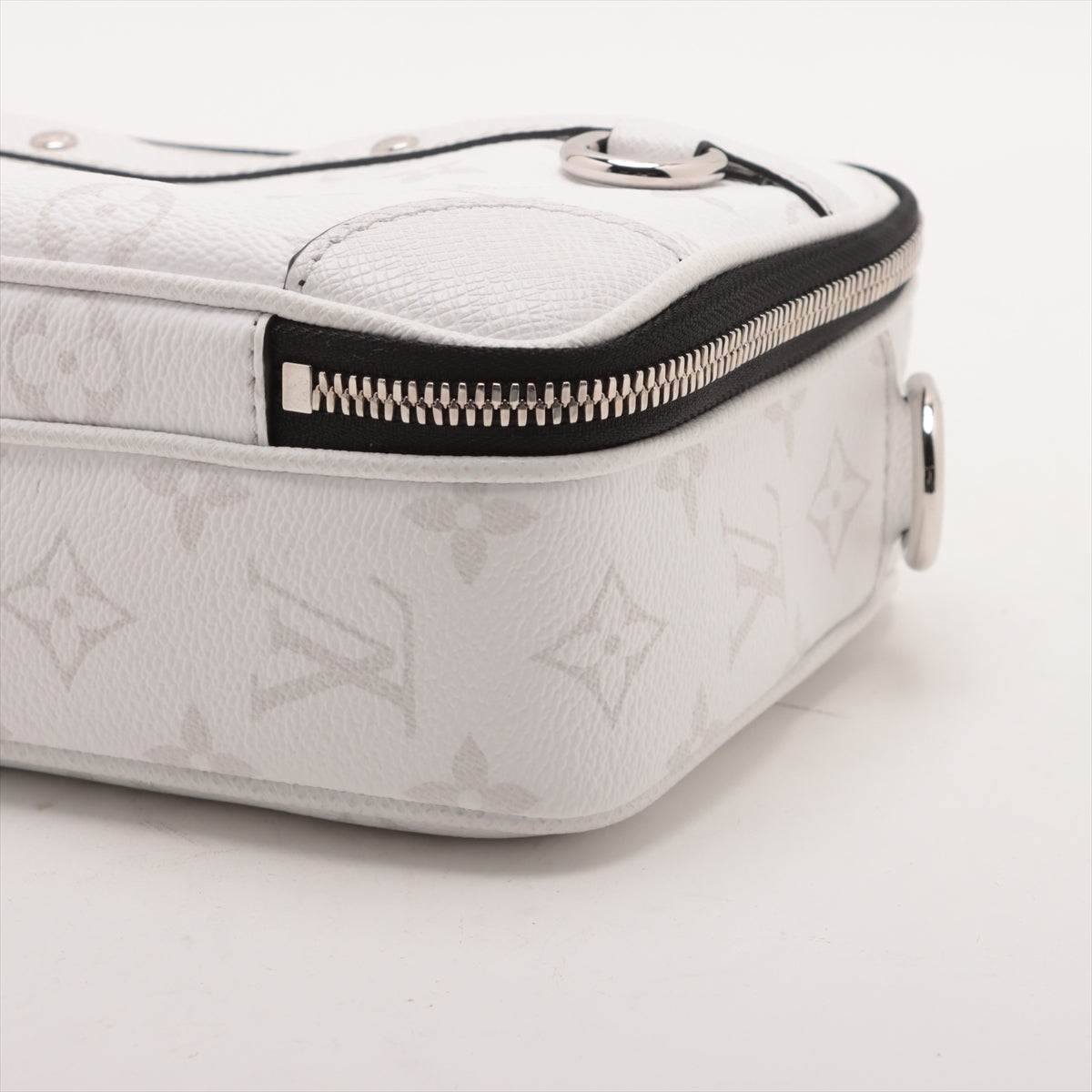 Louis Vuitton Outdoor Messenger PM