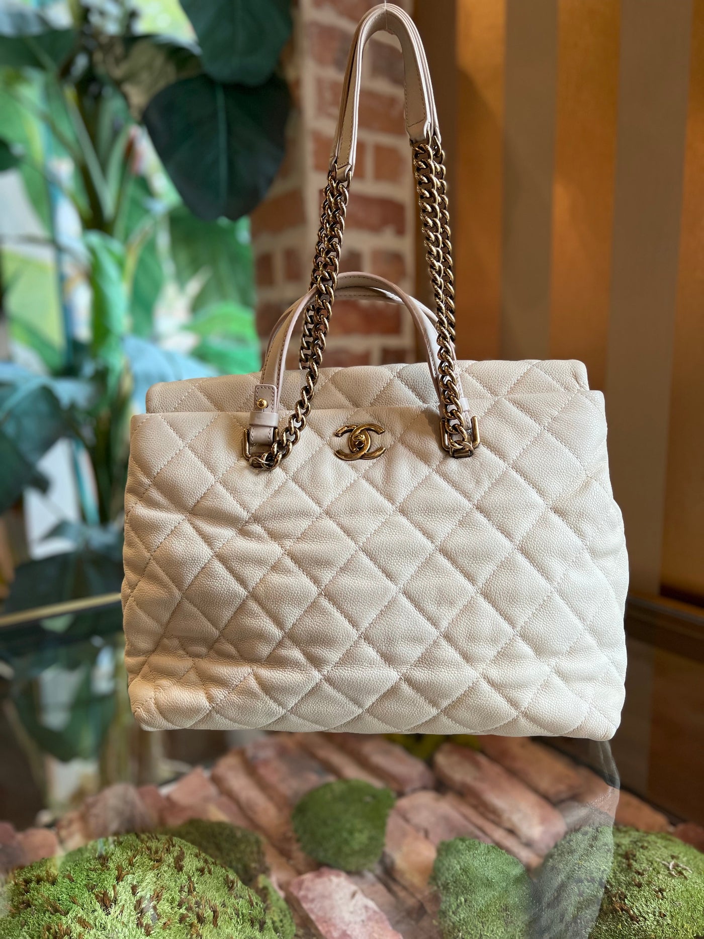 CHANEL Chic Quilt White Matte Caviar Leather Tote Bag | Studio Nafay