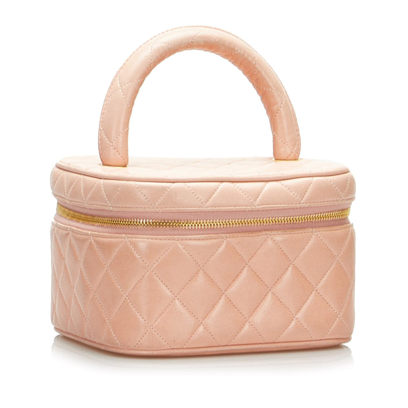 Chanel CC Matelasse Vanity Bag | Studio Nafay