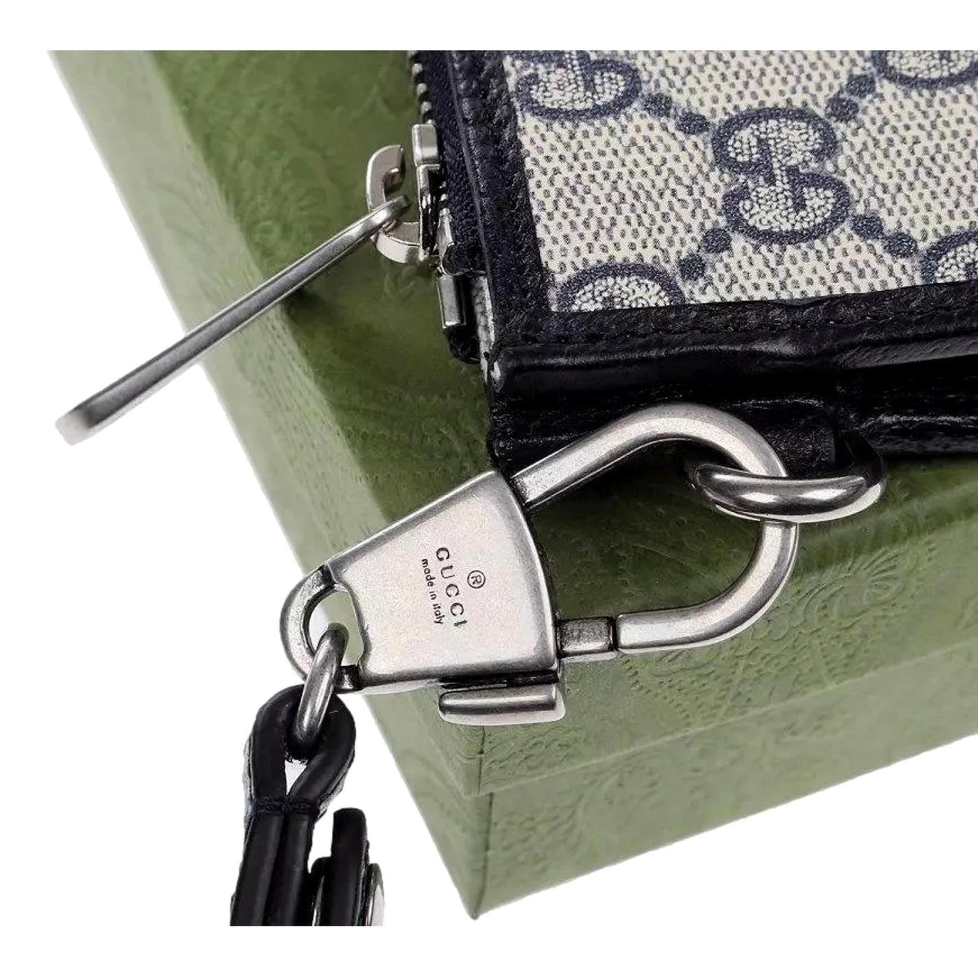 Gucci GG Supreme Coated Canvas Wristlet Clutch Handbag Beige and Navy - Product Image 4