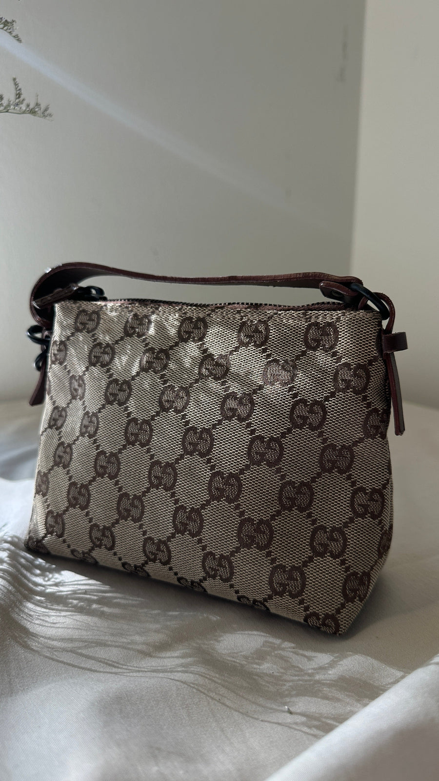 GUCCI Pouch GG Supreme | Studio Nafay