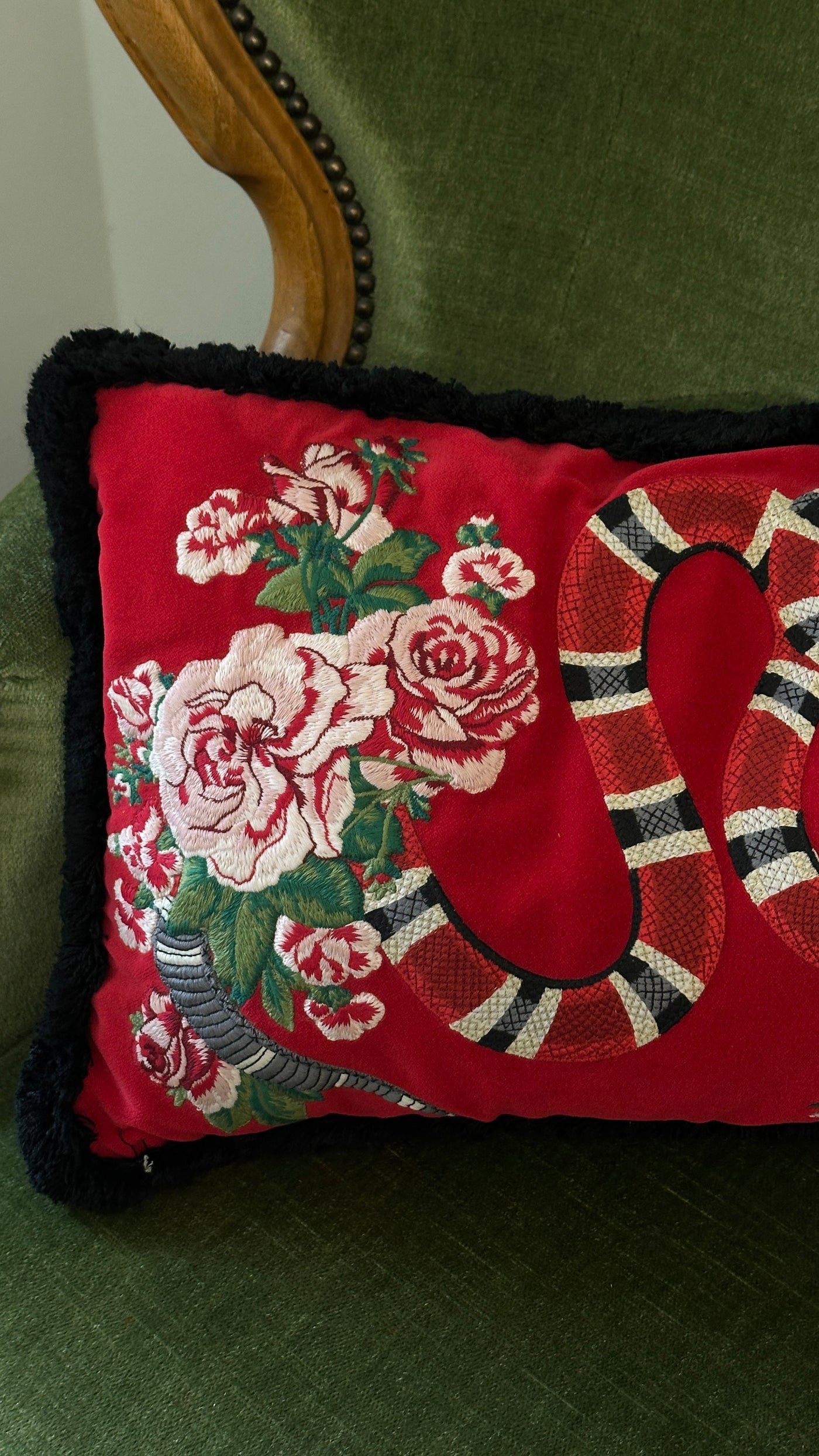 GUCCI Floral Pillow Black - Product Image 2