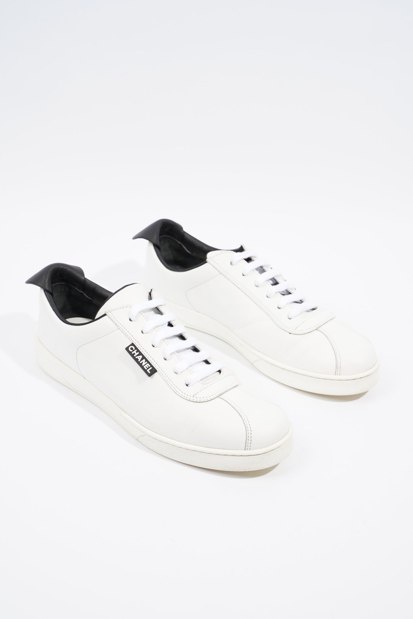 Chanel CC Logo Lace Up White Black Leather EU 41.5 UK 8.5 | Studio Nafay