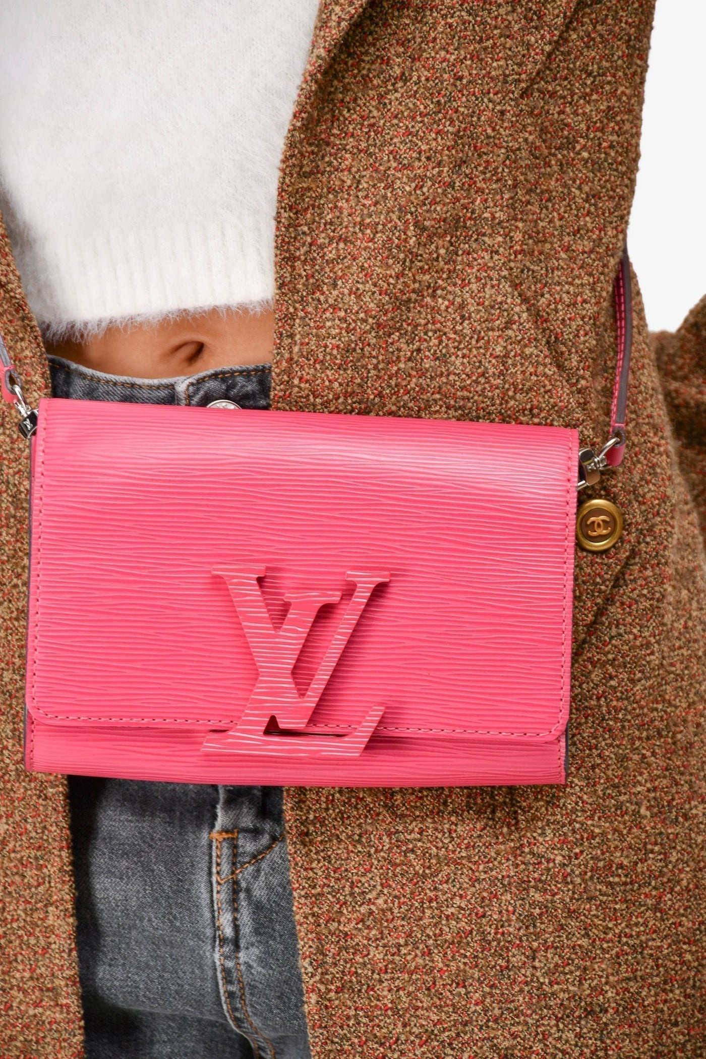 Louis Vuitton Fuchsia Epi Leather Louise Clutch With Strap - Product Image 9