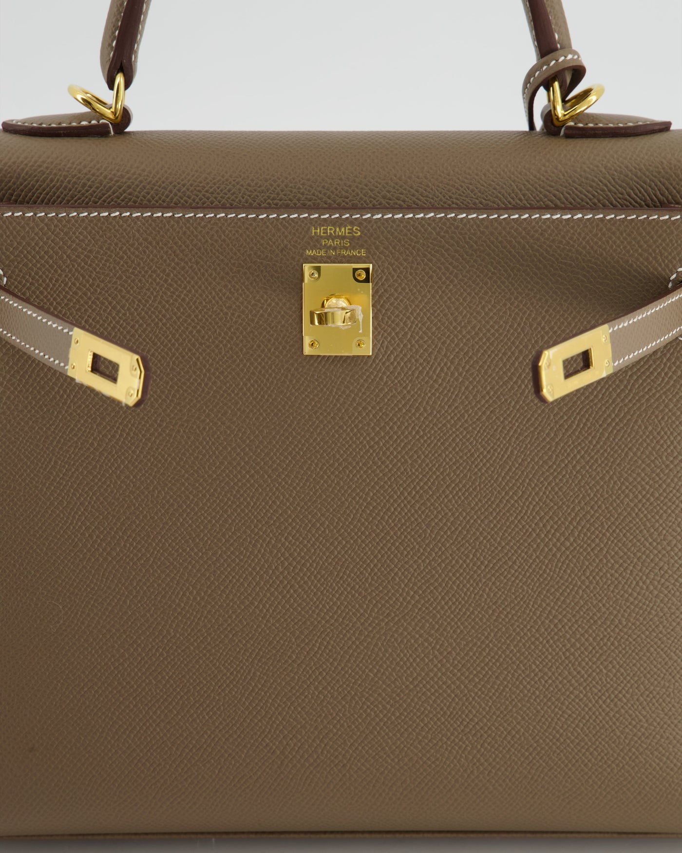 Hermes Kelly 25 Sellier Bag in Etoupe Epsom Leather and Gold Hardware - Product Image 13