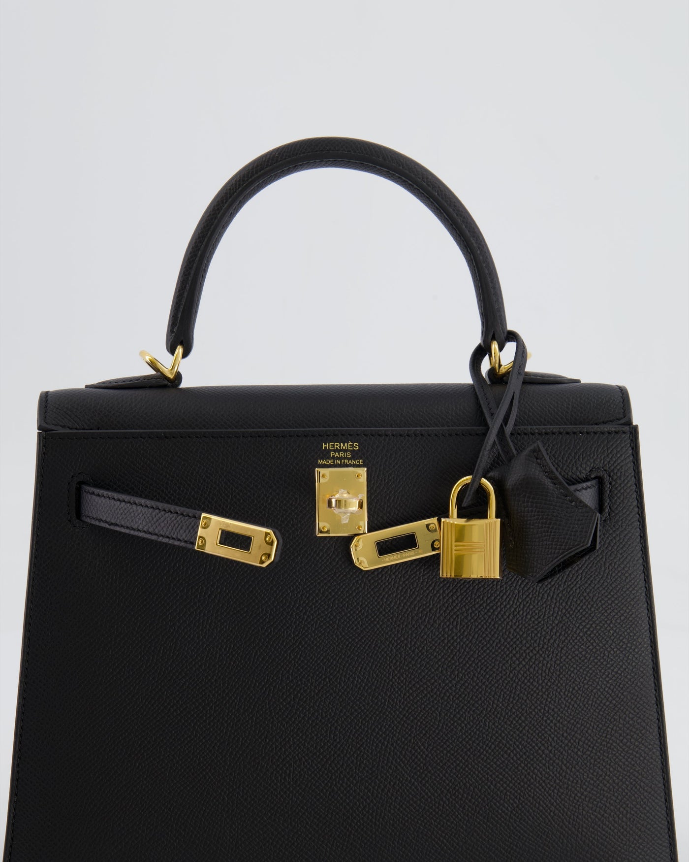 Hermes Kelly 25 Sellier Bag in Noir Epsom Leather with Gold Hardware - Product Image 16