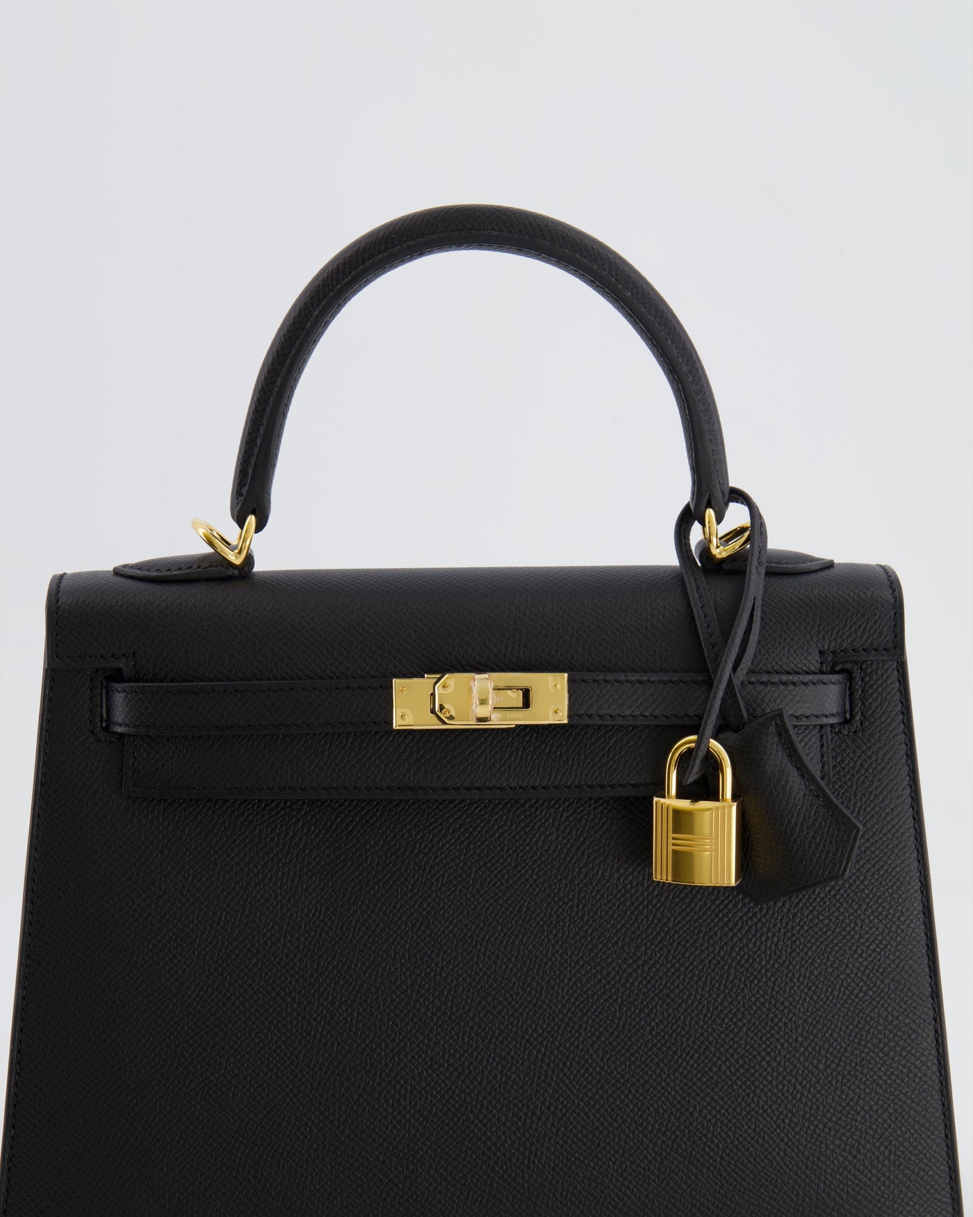 Hermes Kelly 25 Sellier Bag in Noir Epsom Leather with Gold Hardware - Product Image 15
