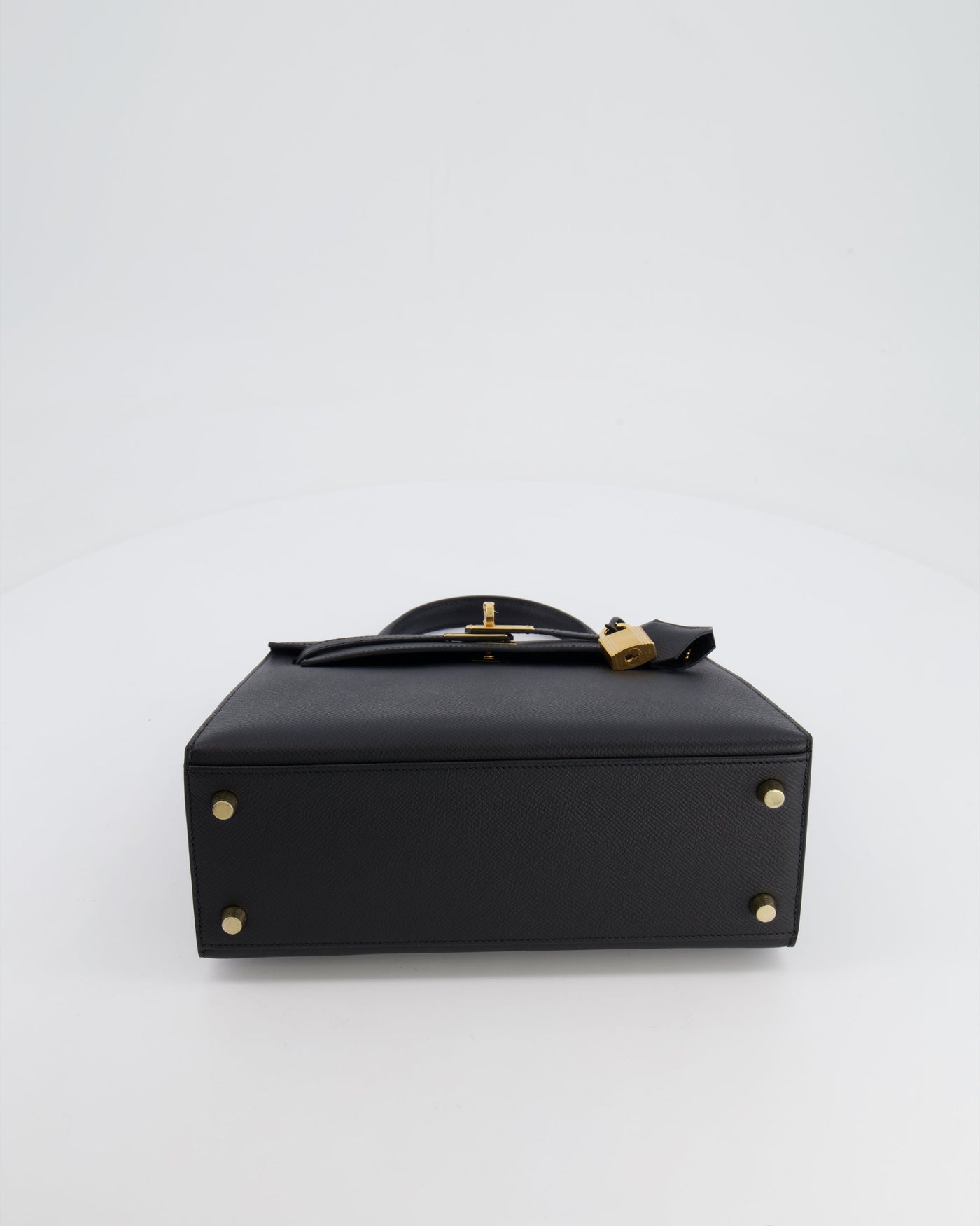 Hermes Kelly 25 Sellier Bag in Noir Epsom Leather with Gold Hardware - Product Image 21
