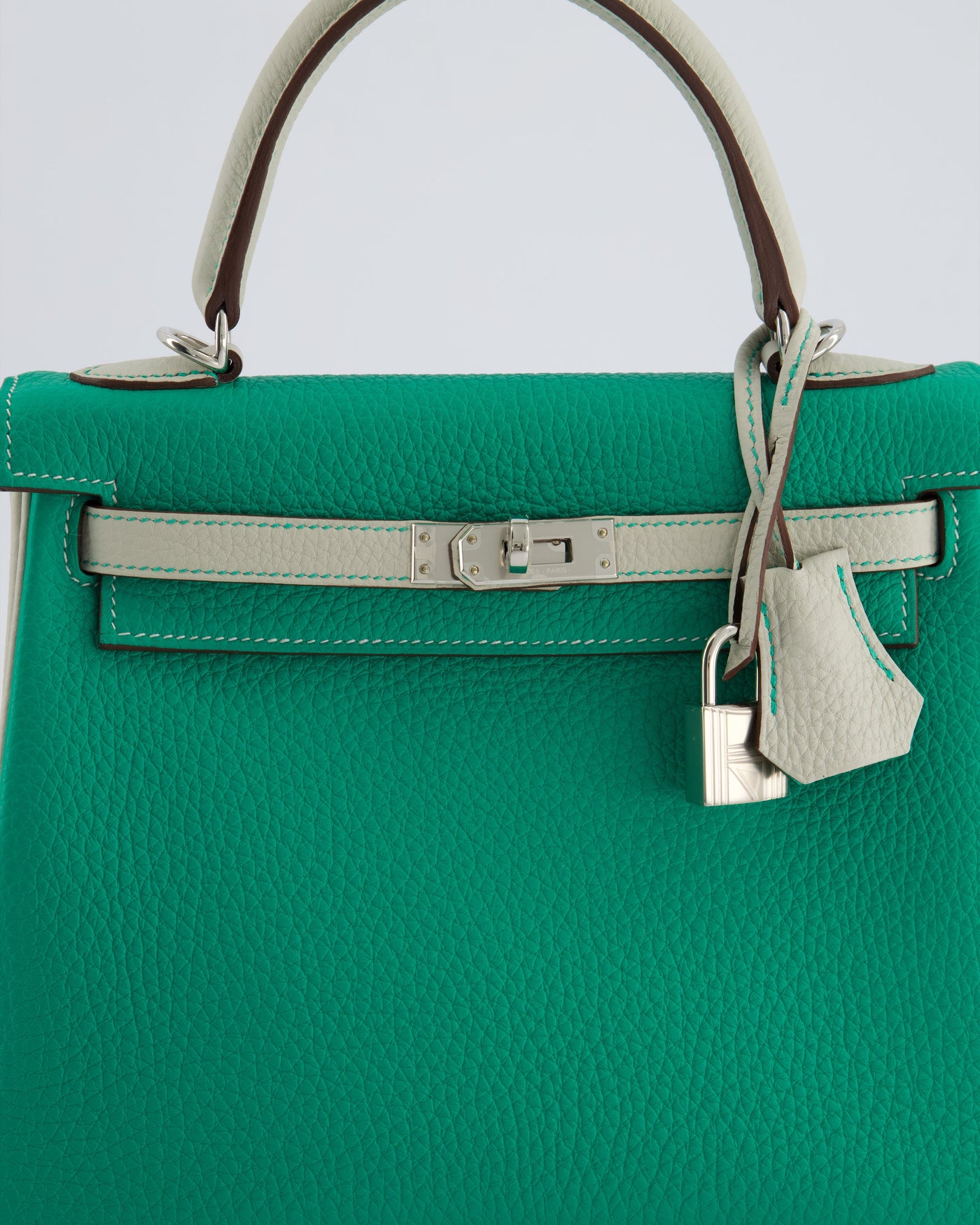 *SUPER RARE* Hermes HSS Kelly 25 Retourne Bag in Vert Vertigo & Gris Perle Togo Leather with Palladium Hardware & Contrast Stitching - Product Image 14
