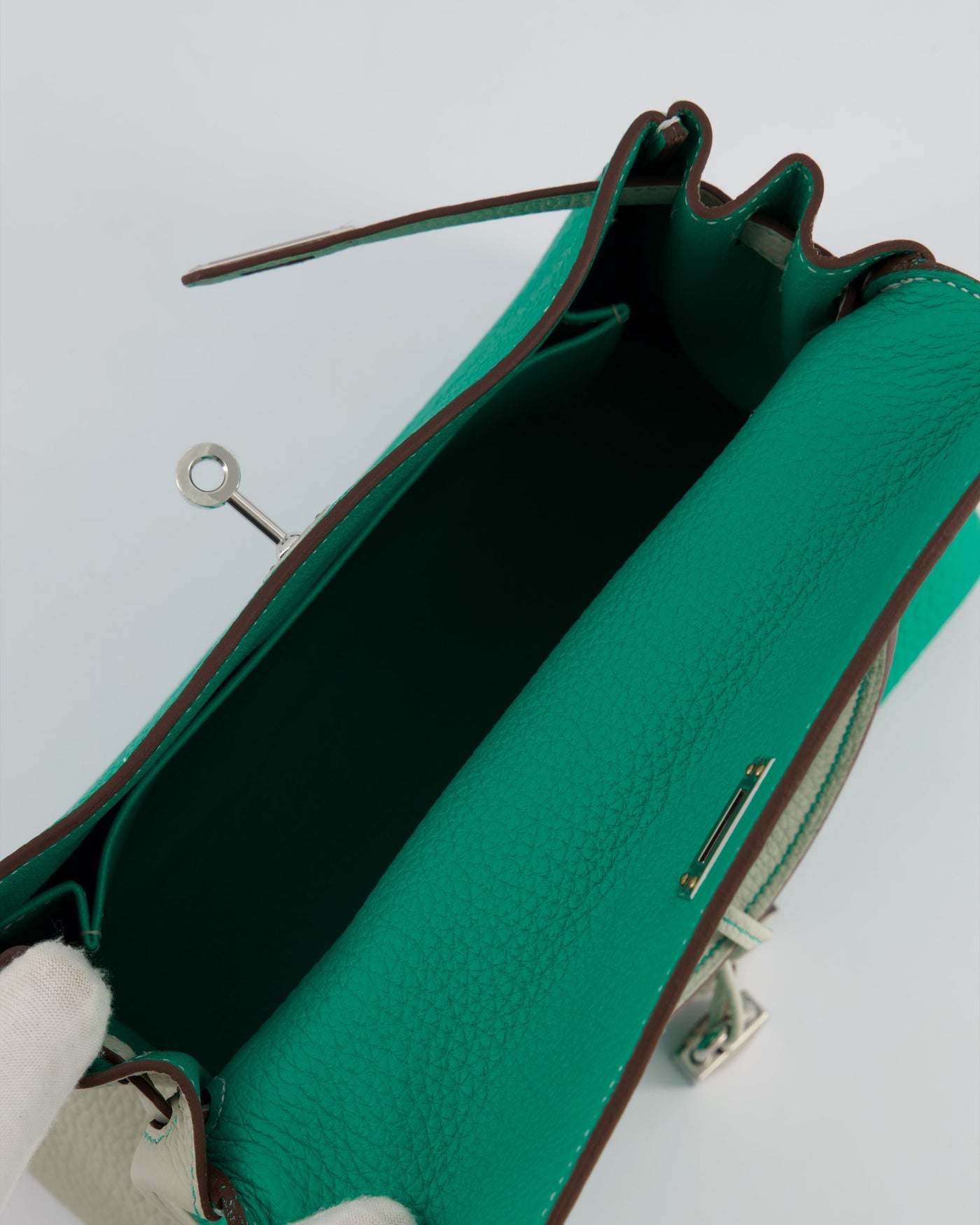 *SUPER RARE* Hermes HSS Kelly 25 Retourne Bag in Vert Vertigo & Gris Perle Togo Leather with Palladium Hardware & Contrast Stitching - Product Image 19