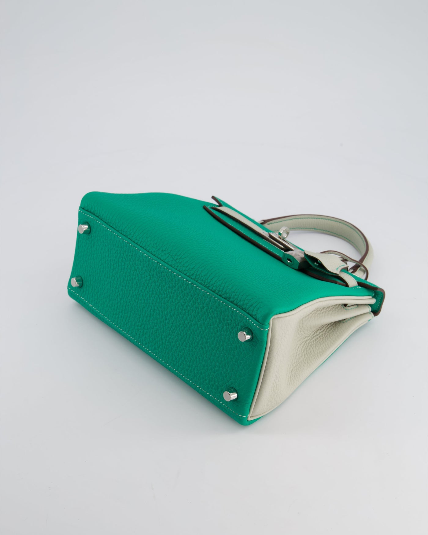 *SUPER RARE* Hermes HSS Kelly 25 Retourne Bag in Vert Vertigo & Gris Perle Togo Leather with Palladium Hardware & Contrast Stitching - Product Image 17