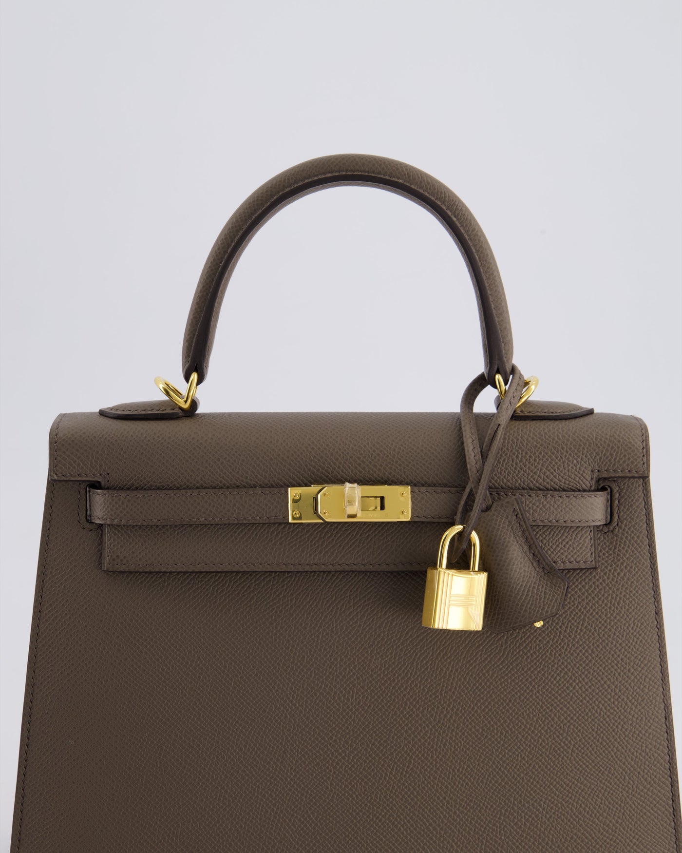 *RARE* Hermes Kelly 25 Sellier Bag in Gris Etain Epsom Leather with Gold Hardware - Product Image 16