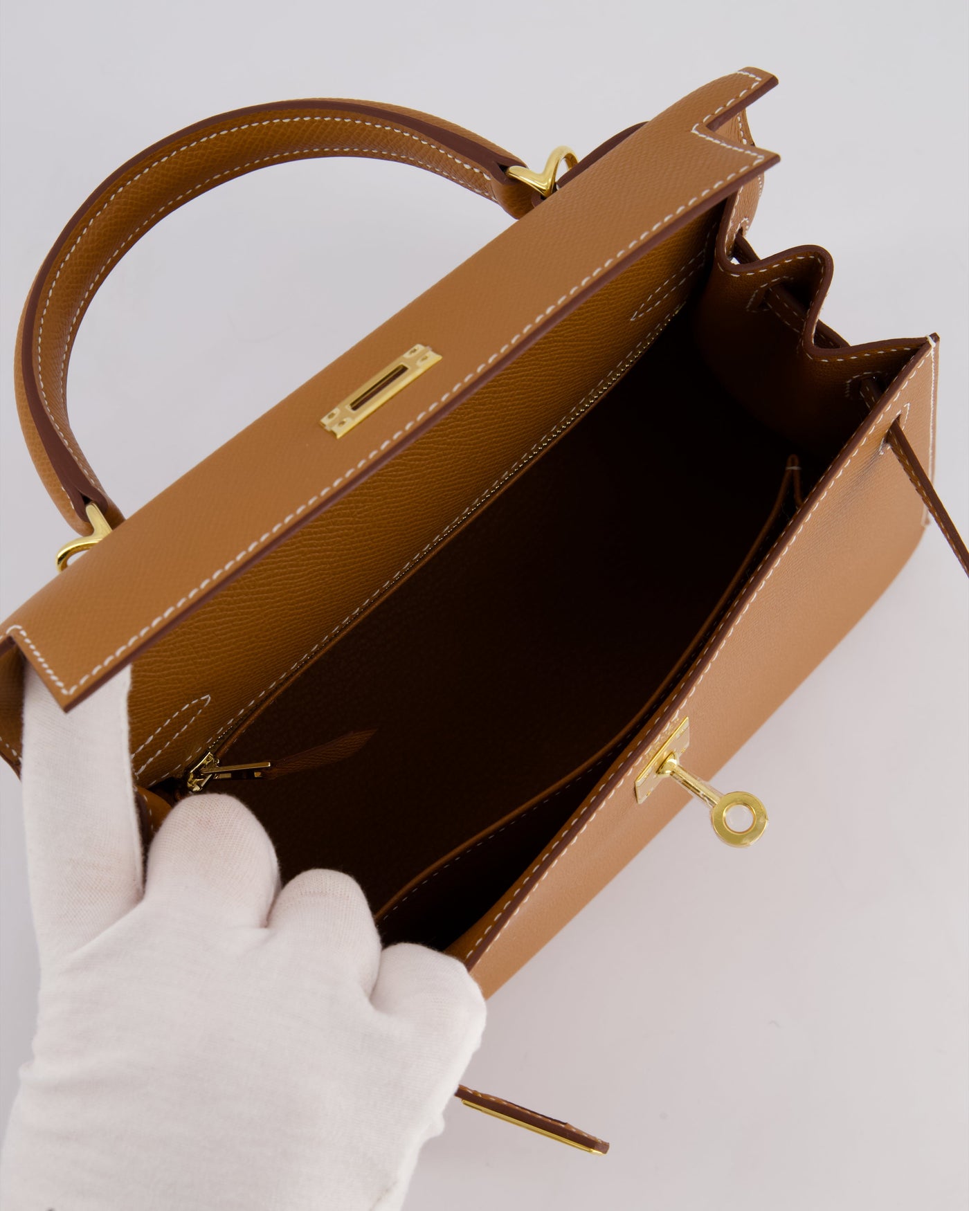 Hermes Kelly 25 Sellier Bag in Gold Epsom Leather with Gold Hardware - Product Image 21