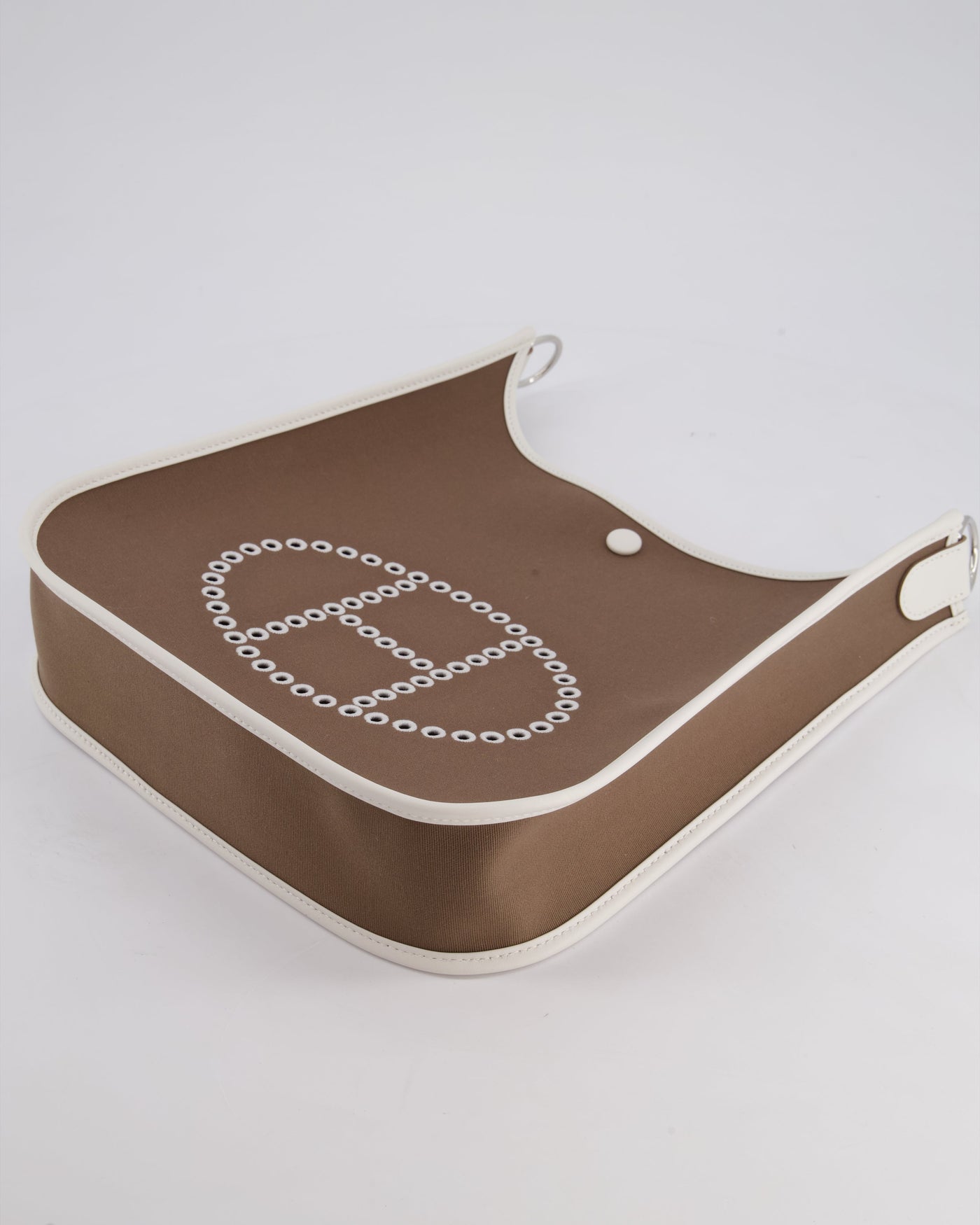 Hermes Evelyne 29 in Neo Etoupe Canvas and White with Palladium Hardware - Product Image 19