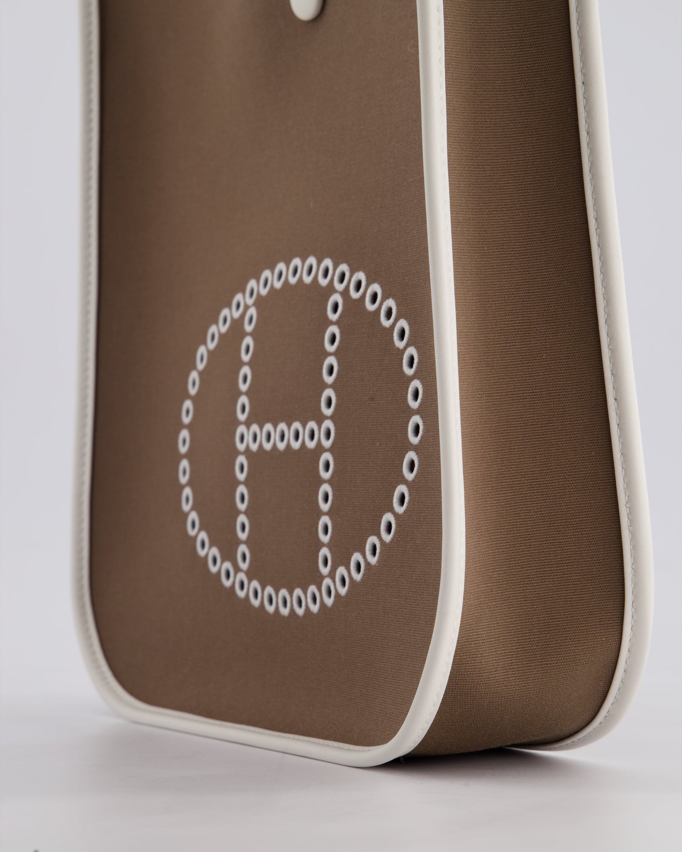 Hermes Evelyne 29 in Neo Etoupe Canvas and White with Palladium Hardware - Product Image 12