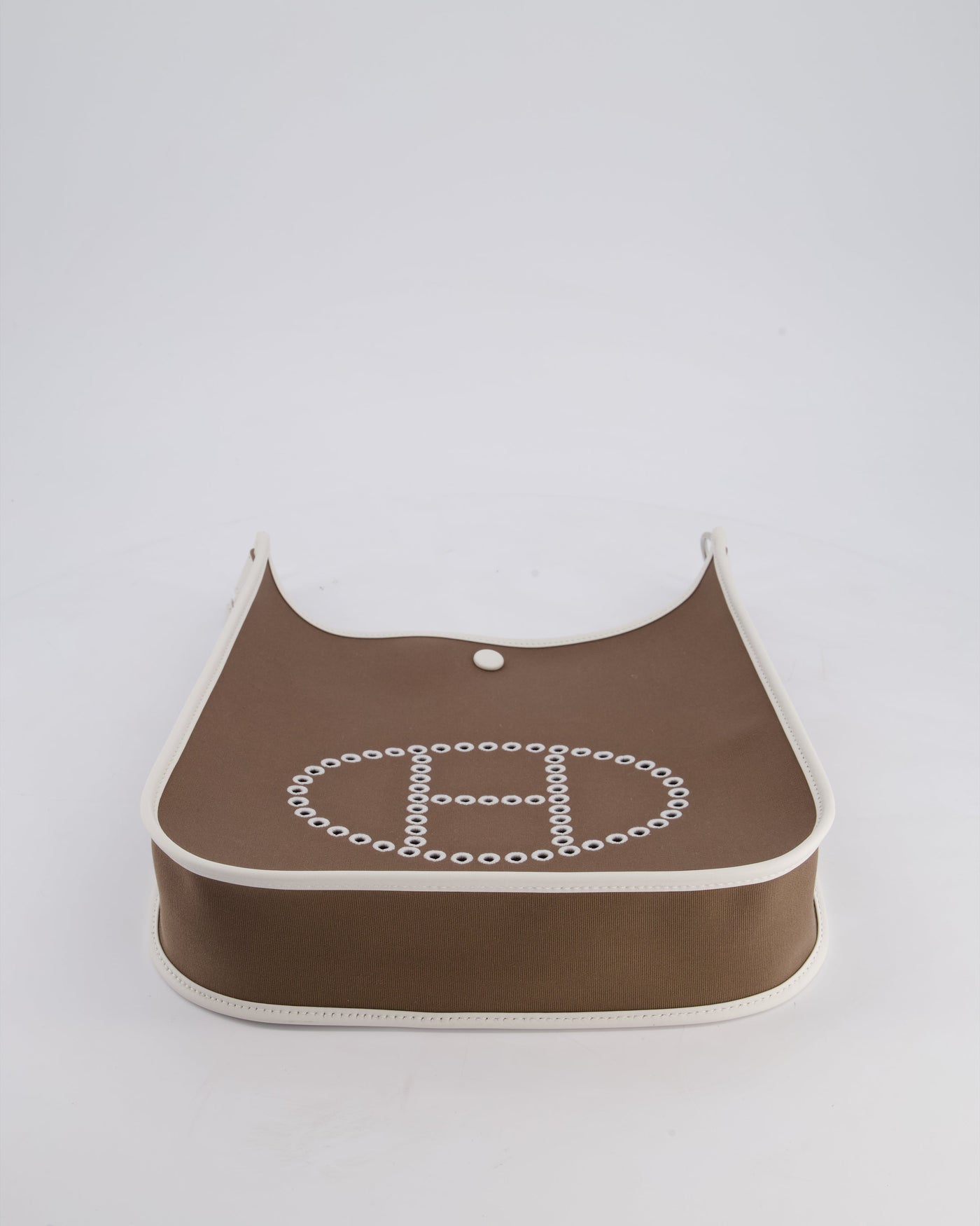 Hermes Evelyne 29 in Neo Etoupe Canvas and White with Palladium Hardware - Product Image 18