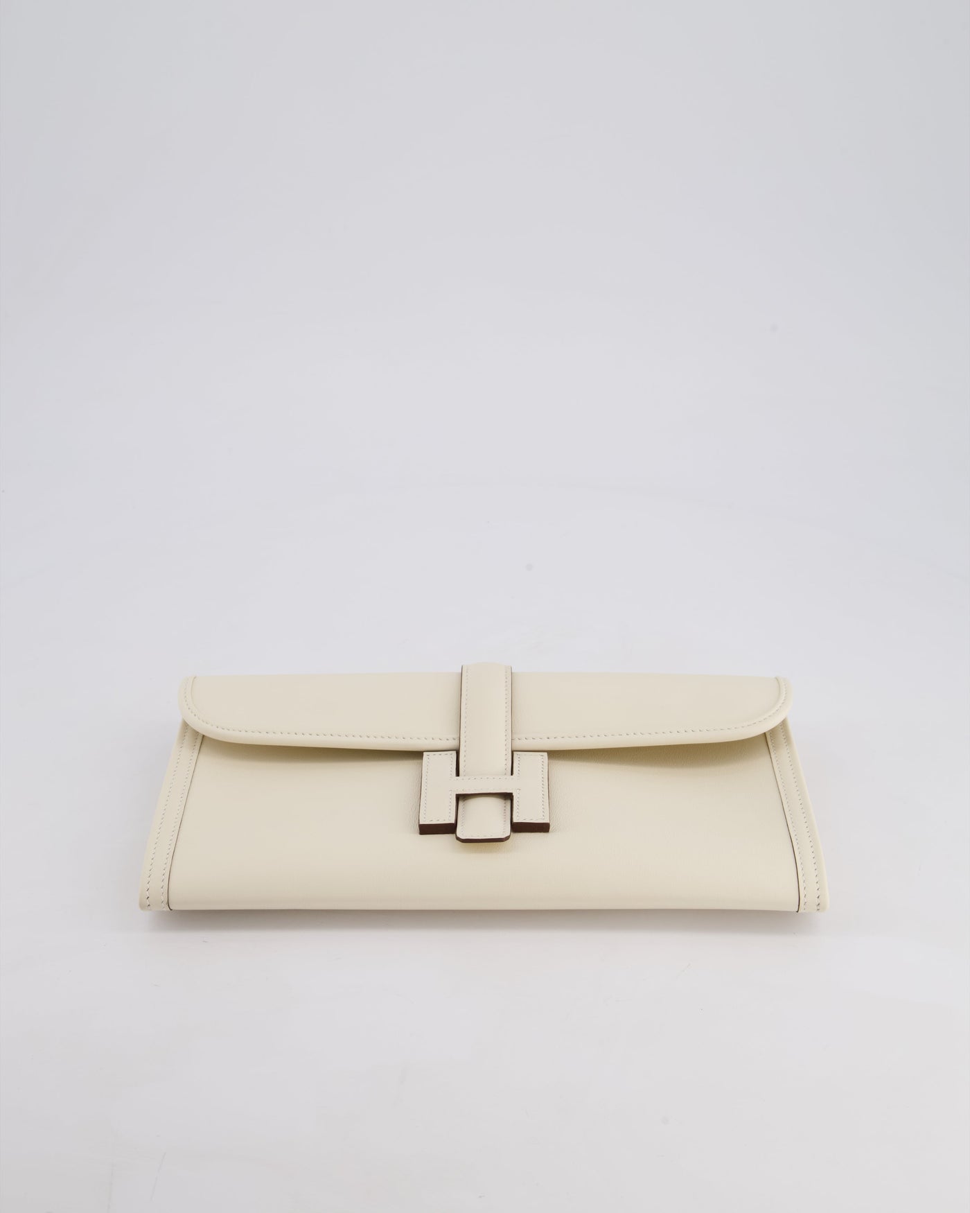 Hermes Jige Elan 29cm Clutch Bag in Nata Evercolour Leather - Product Image 18