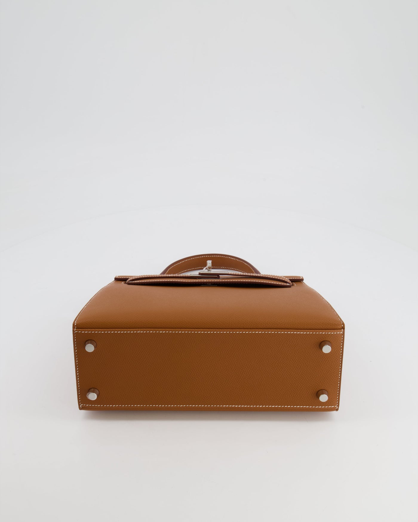 Hermes Kelly 25 Sellier Bag in Gold Epsom Leather with Palladium Hardware - Product Image 17