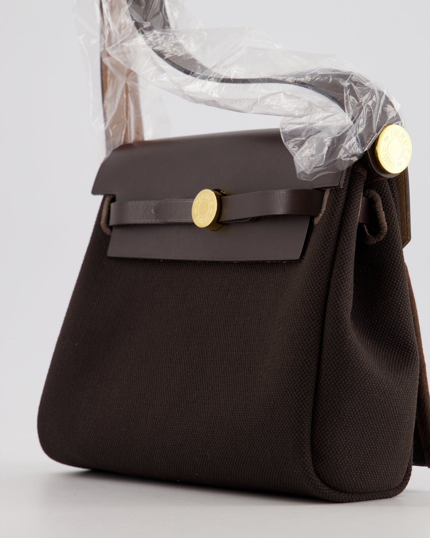 Hermes Herbag Zip 20 Bag in Ebene Viking Canvas & Ebene Vache Hunter Leather with Gold Hardware - Product Image 10