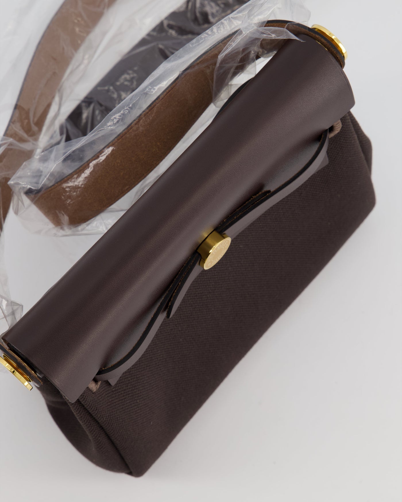 Hermes Herbag Zip 20 Bag in Ebene Viking Canvas & Ebene Vache Hunter Leather with Gold Hardware - Product Image 14