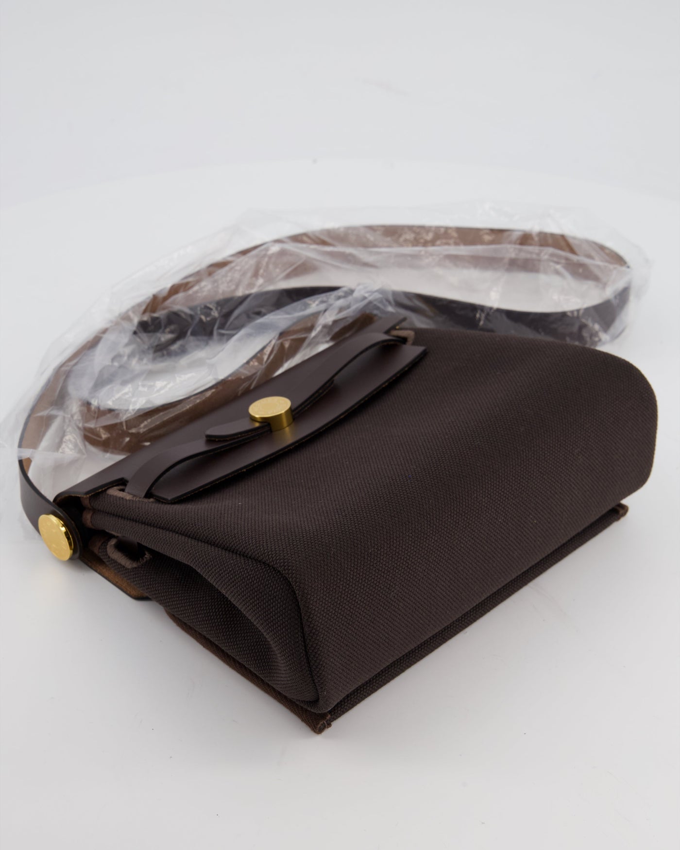 Hermes Herbag Zip 20 Bag in Ebene Viking Canvas & Ebene Vache Hunter Leather with Gold Hardware - Product Image 18