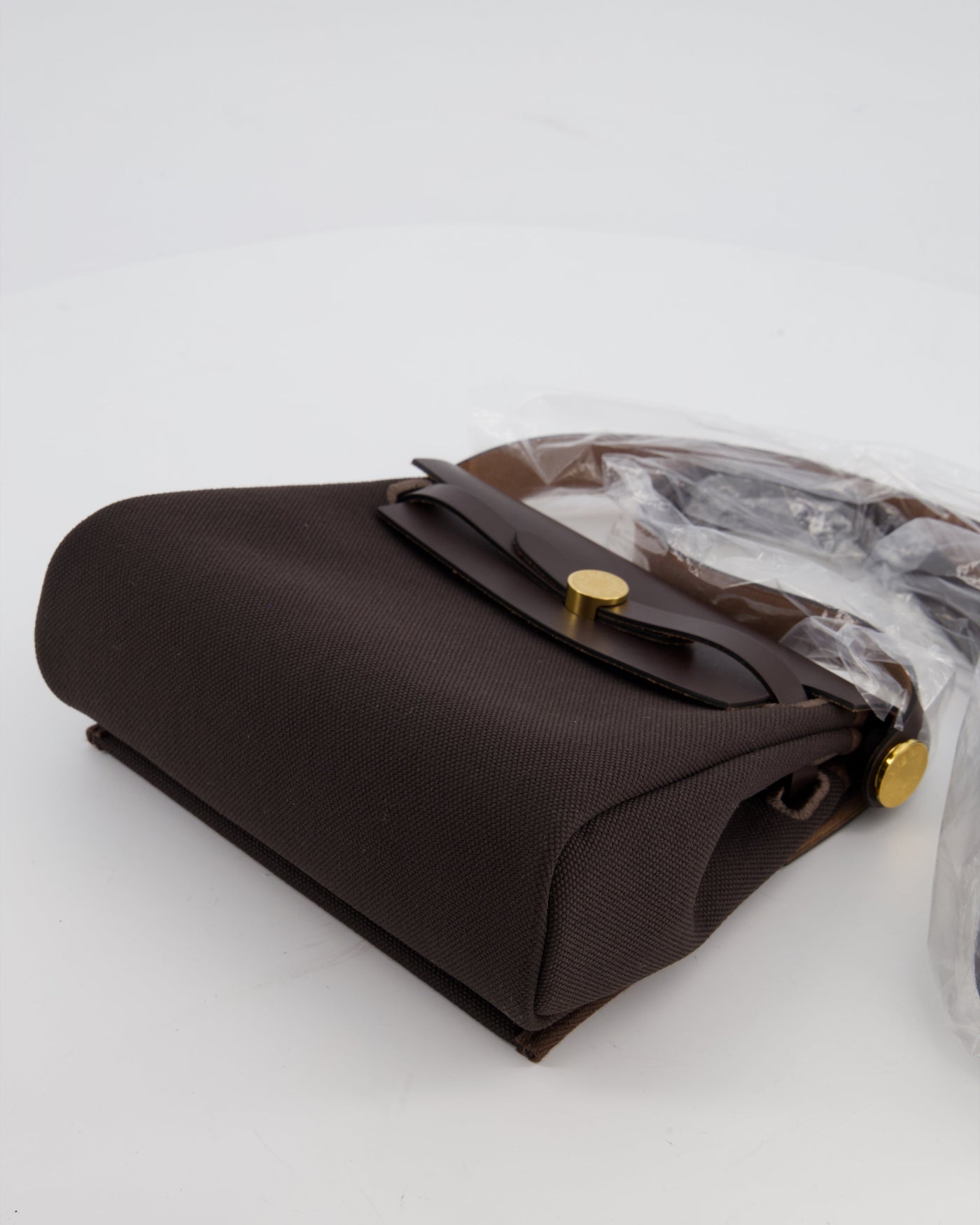 Hermes Herbag Zip 20 Bag in Ebene Viking Canvas & Ebene Vache Hunter Leather with Gold Hardware - Product Image 16