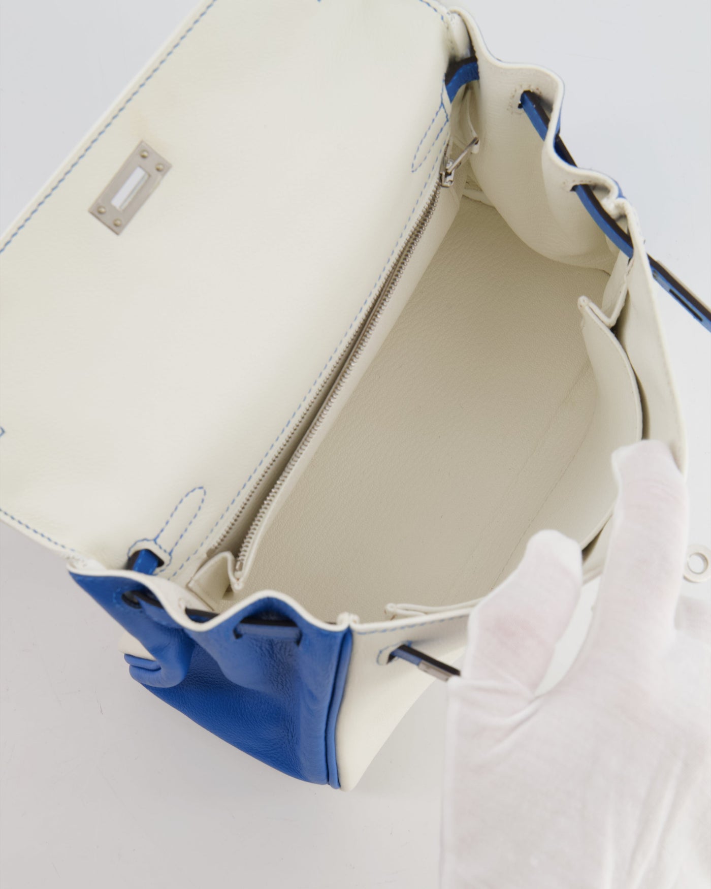 Hermes HSS Kelly 25 Retourne Bag in White and Bleu Mykonos Evercolor Leather with Contrast Stitching and Brushed Palladium Hardware - Product Image 21